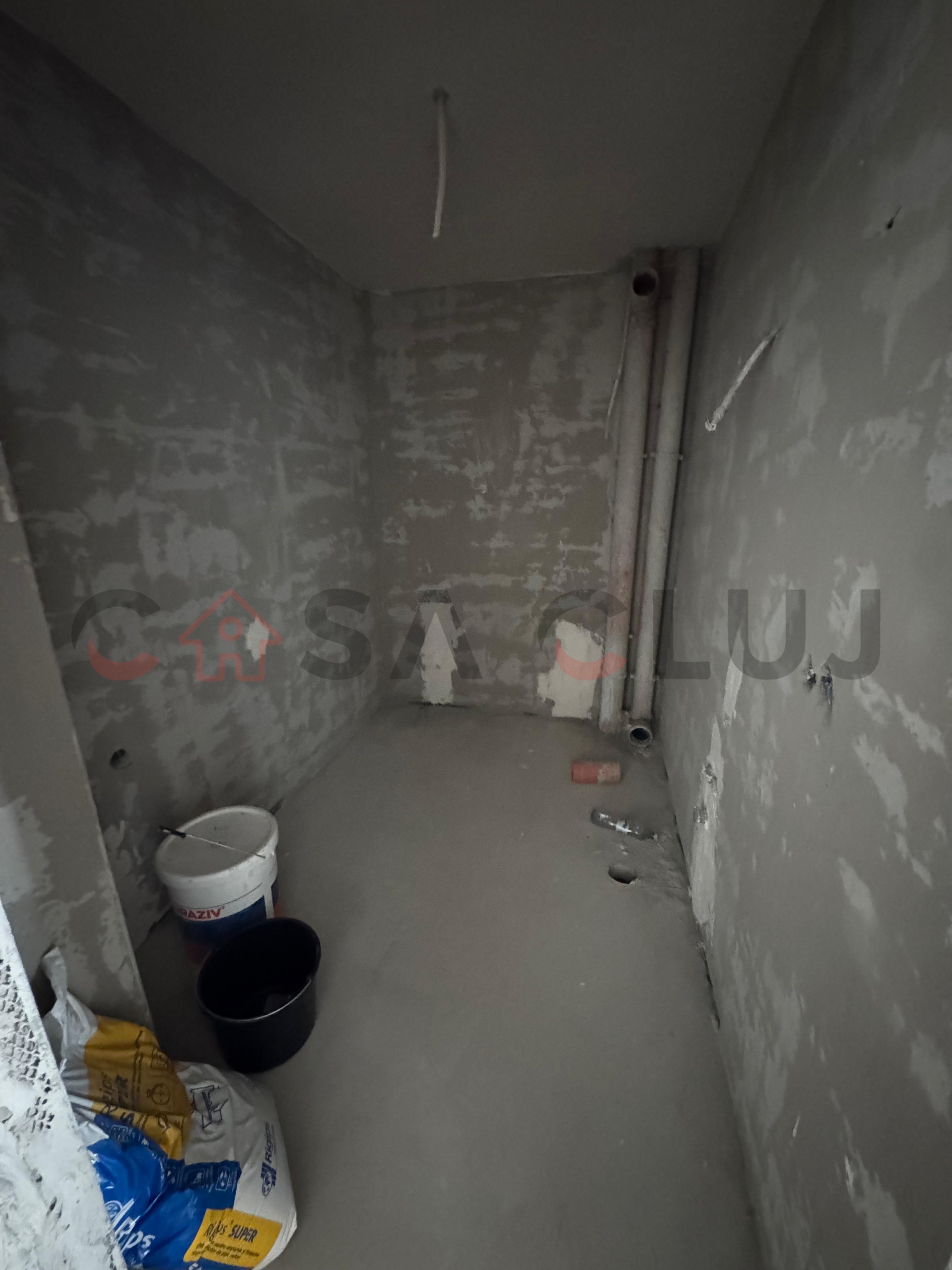 Etaj Intermediar, 2 balcoane, bloc 2025 - Sopor — fotografia 6