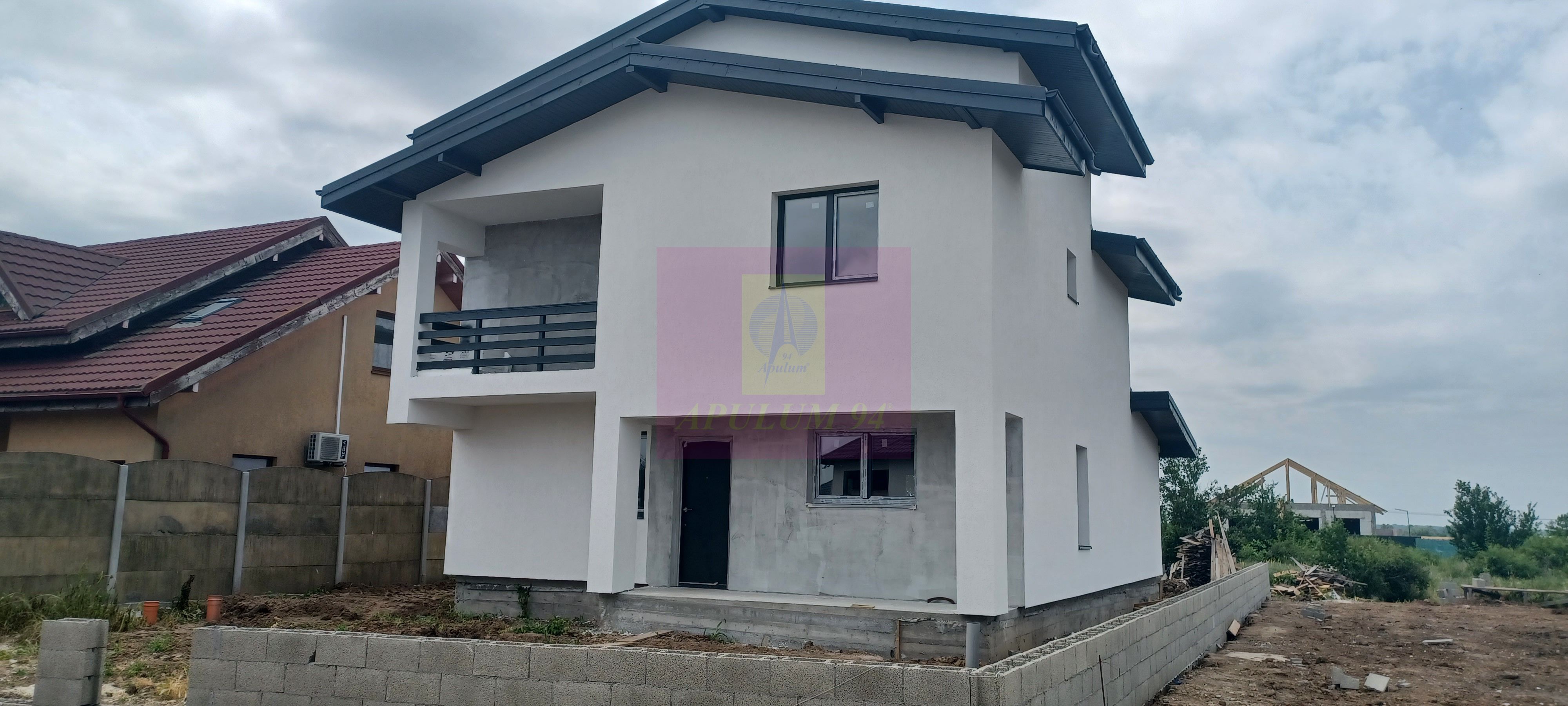 Săbăreni, casă p+1E+m, 5 camere, 3 bai, terasă acoperită, CT — fotografia 2