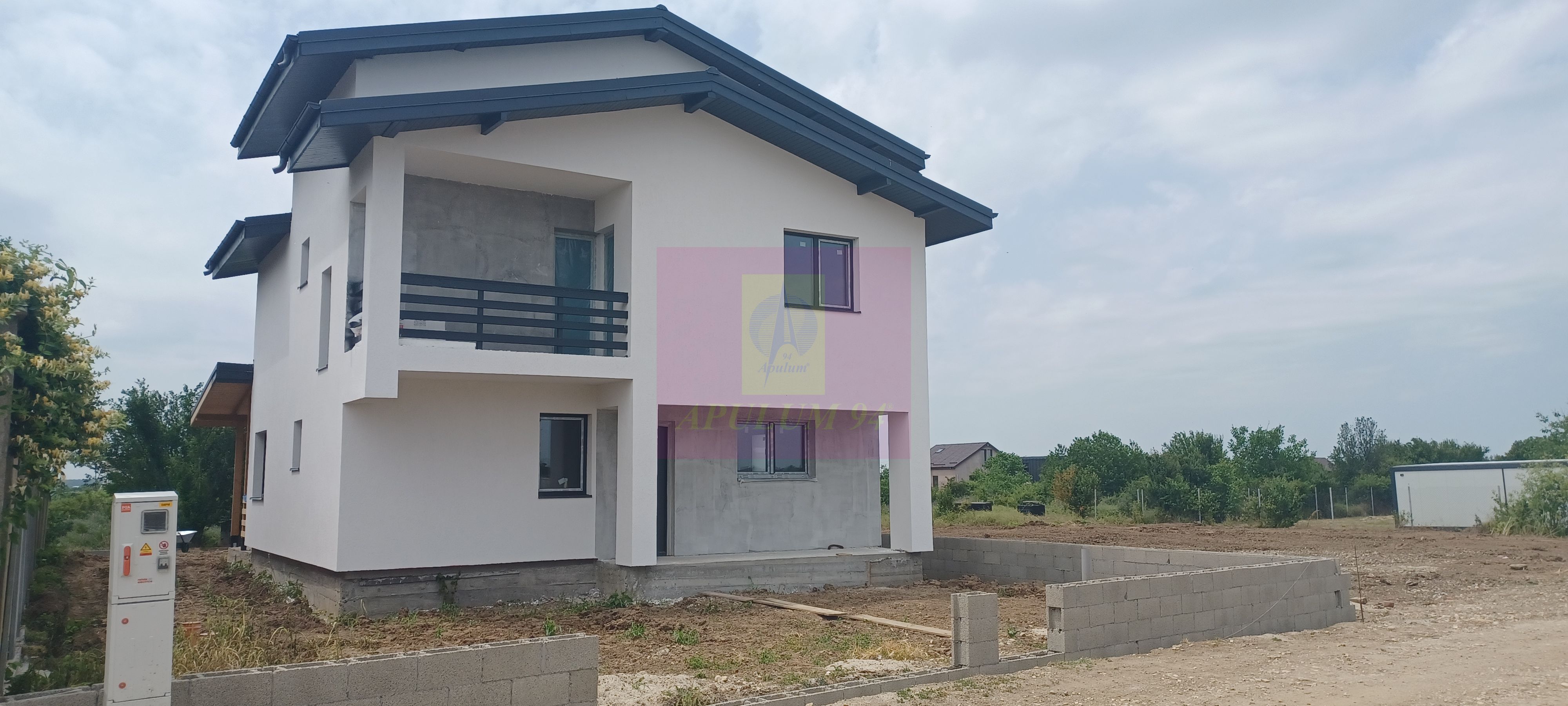 Săbăreni, casă p+1E+m, 5 camere, 3 bai, terasă acoperită, CT — fotografia 3