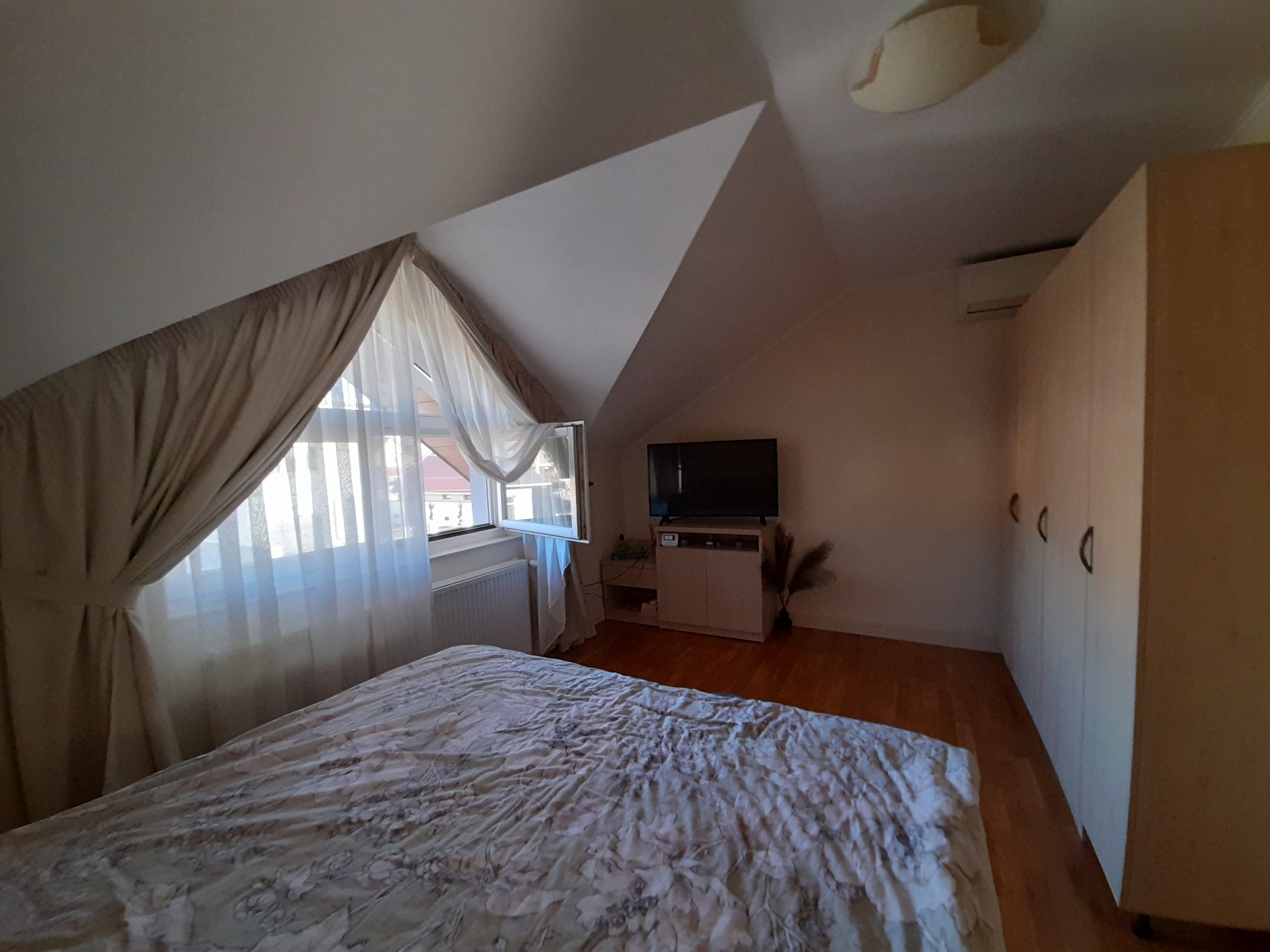 Casa cu 3 dormitoare, centrala gaz, in Cartierul Grigorescu, Oradea — fotografia 10