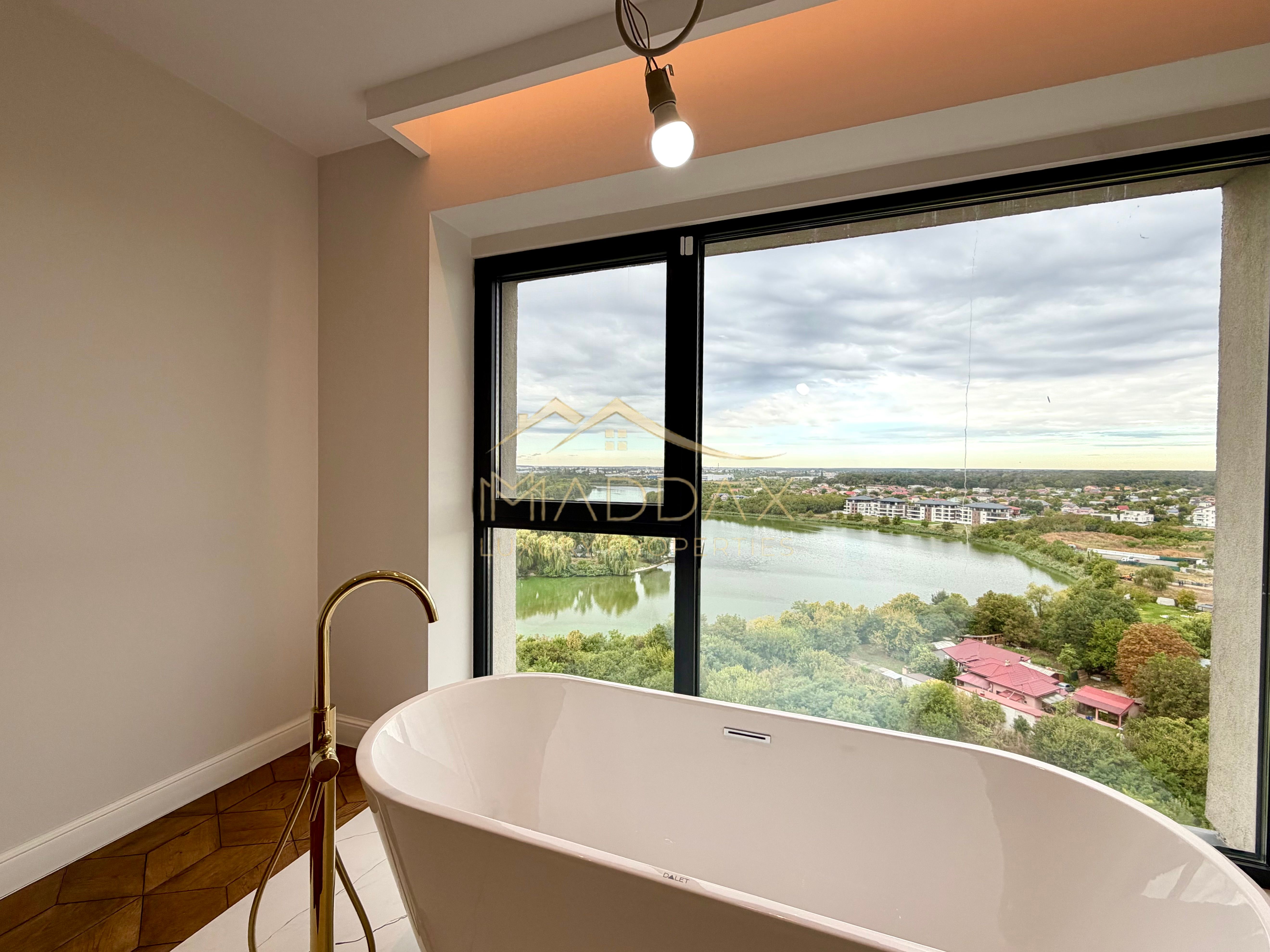 Penthouse cu 4 camere // terasă 70 mp / 200 mp / 3 parking / Straulesti — fotografia 4