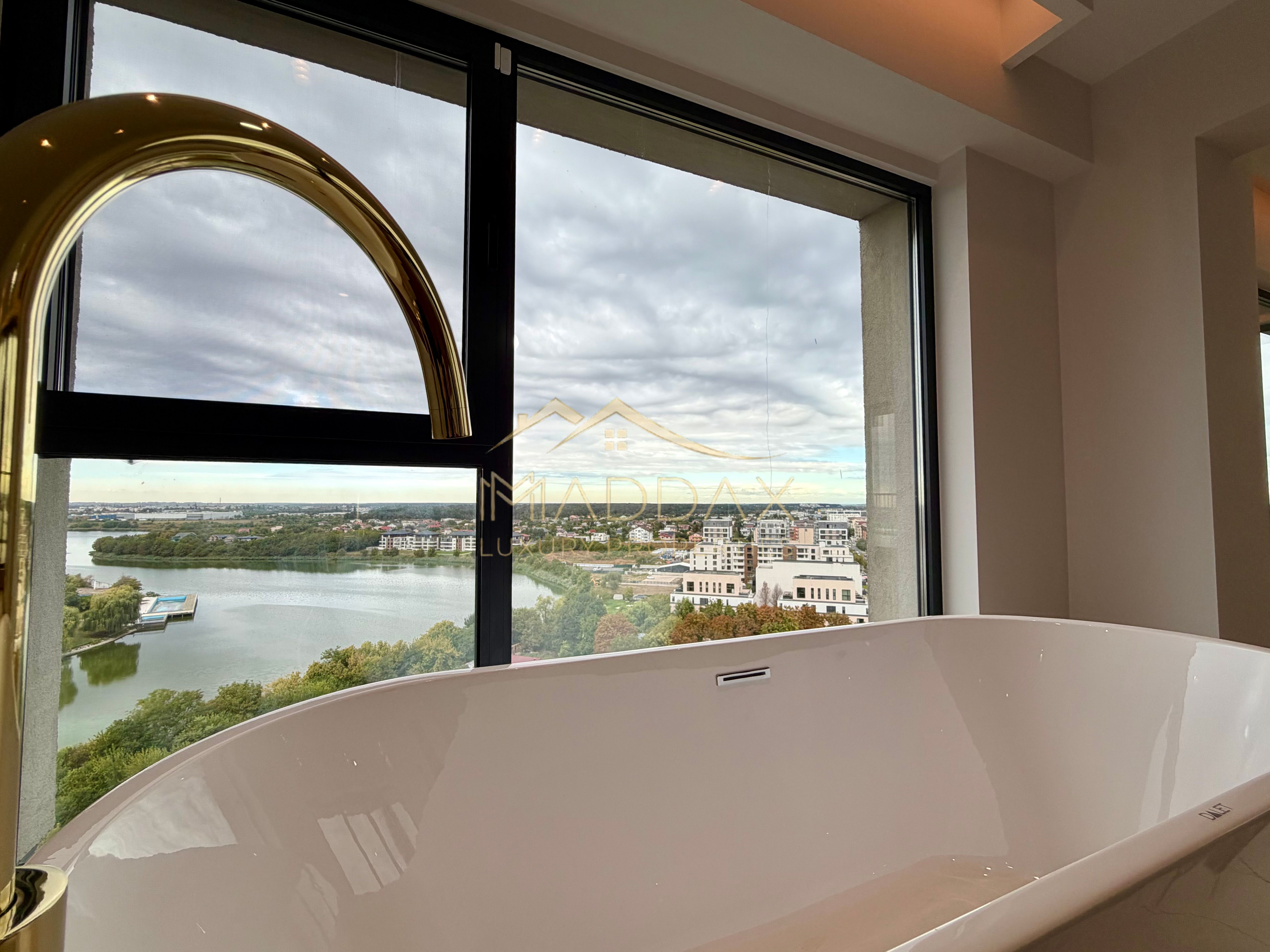 Penthouse cu 4 camere // terasă 70 mp / 200 mp / 3 parking / Straulesti — fotografia 5