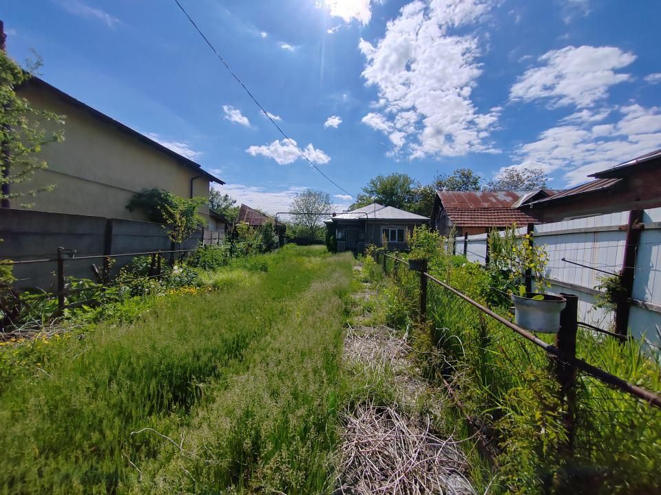 Casă cu teren generos în Dărmănești, DB– oportunitate pentru locuit/investitie
