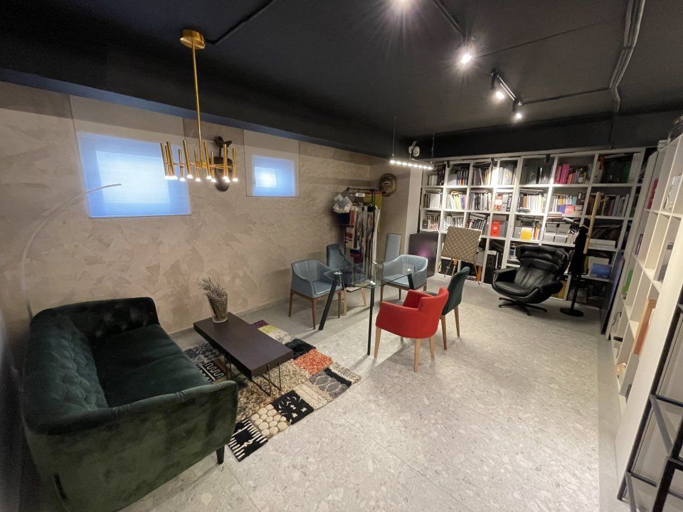 Duplex 3 camere amenajat birou/showroom, cu parcare inclusa — fotografia 3