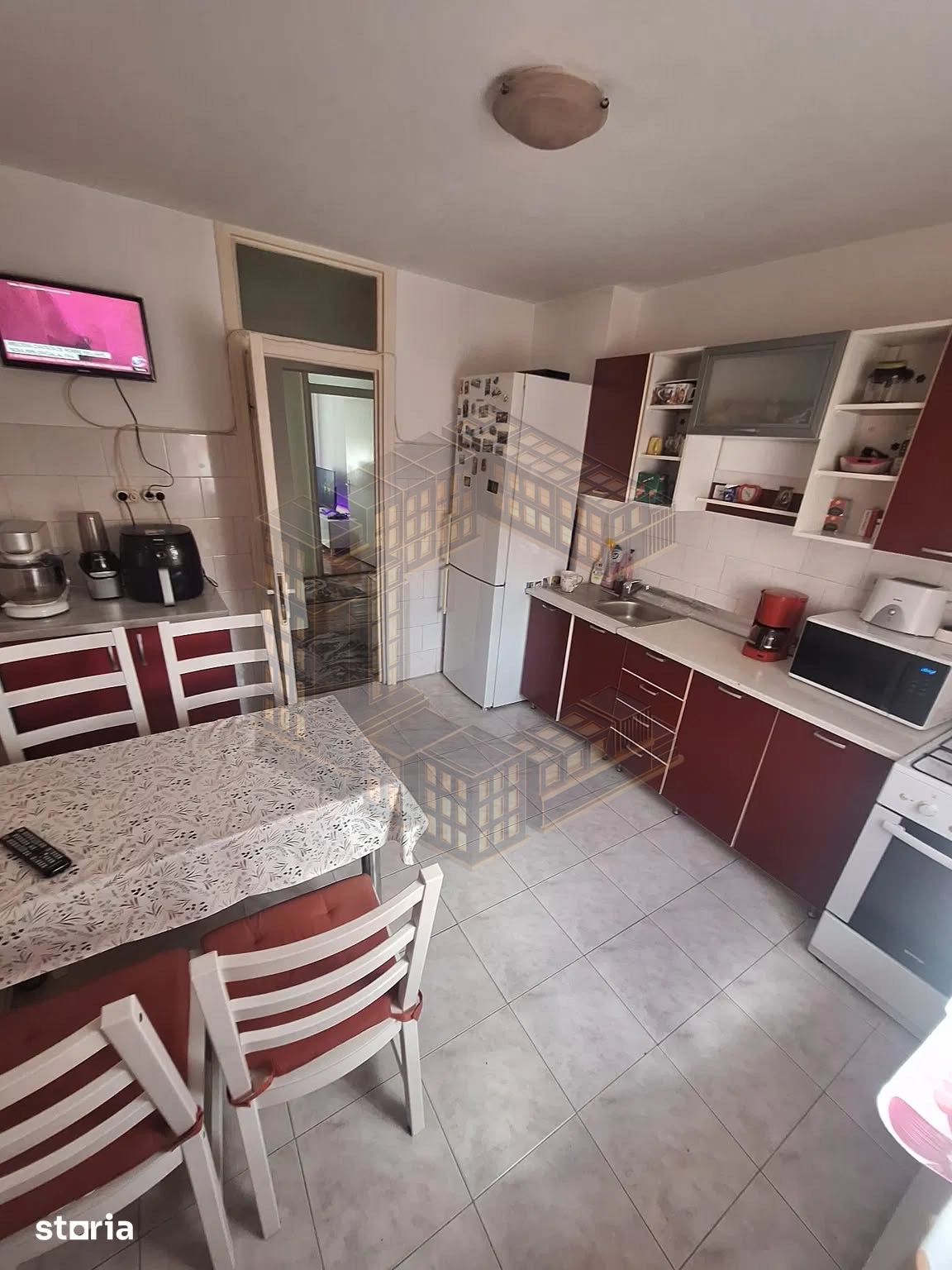 Apartament cu 3 camere,decomandat,etaj intermediar,de vânzare,Giroculu — fotografia 3