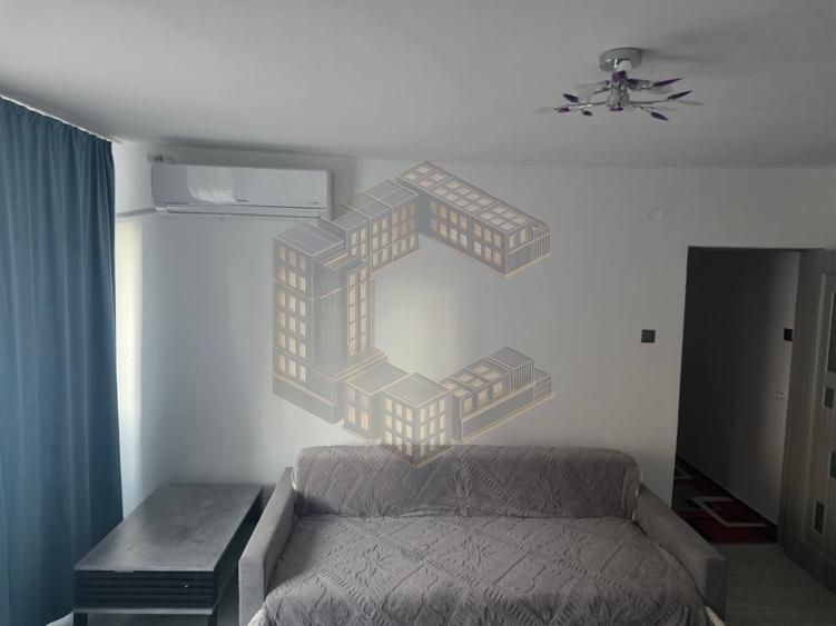 Apartament cu 3 camere, etaj intermediar, renovat, zona Sagului — fotografia 3