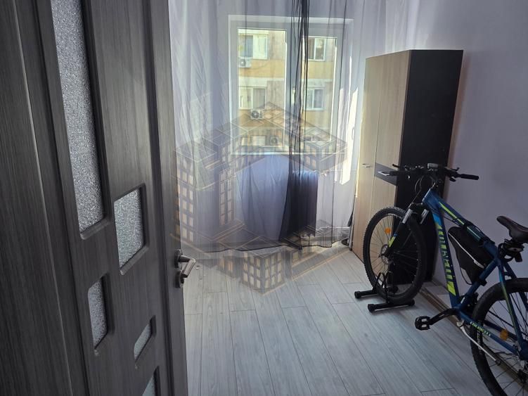 Apartament cu 3 camere, etaj intermediar, renovat, zona Sagului — fotografia 4