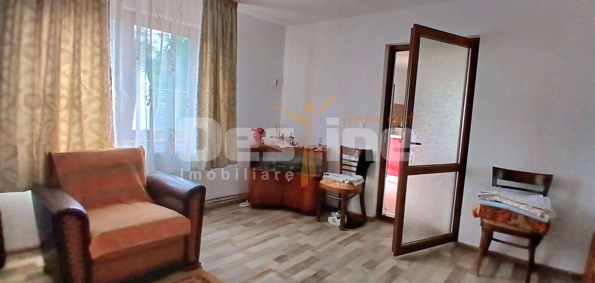 casa duplex Baicoi, intrare si curte separata — fotografia 9
