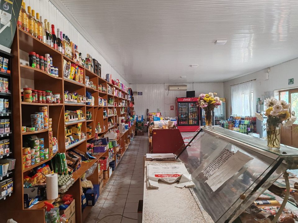 Spatiu comercial Sat Otetoaia, comuna Lunca Banului, Husi, Vaslui — fotografia 5
