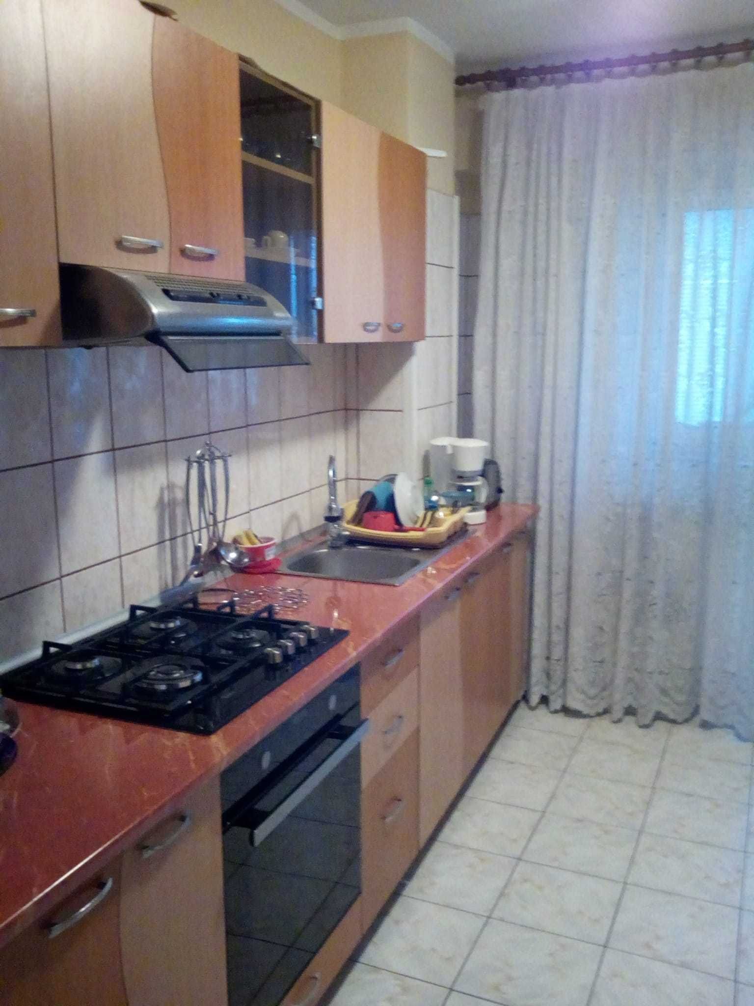 BRASADAS închiriază ap 2 cam Et 6/8 zona Unirii — fotografia 4