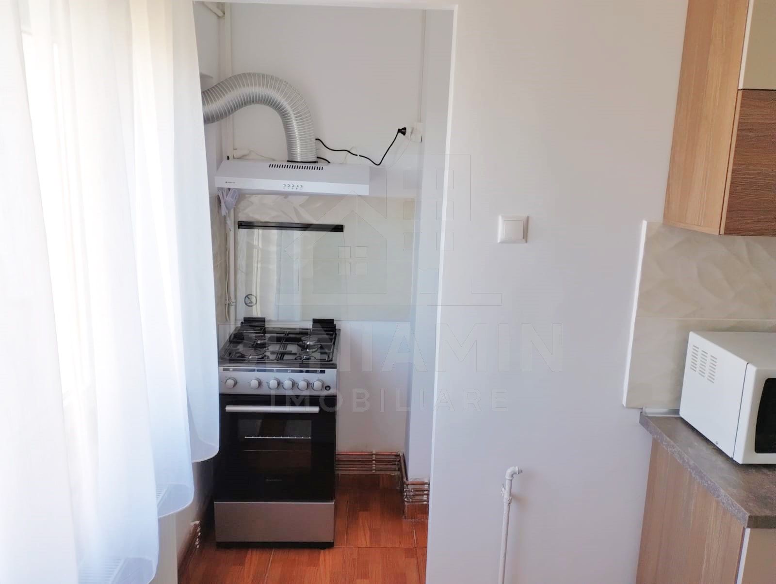 2 Camere-Decomandat-Centrala Termica-Mobilat-Utilat-Cornitoiu — fotografia 6