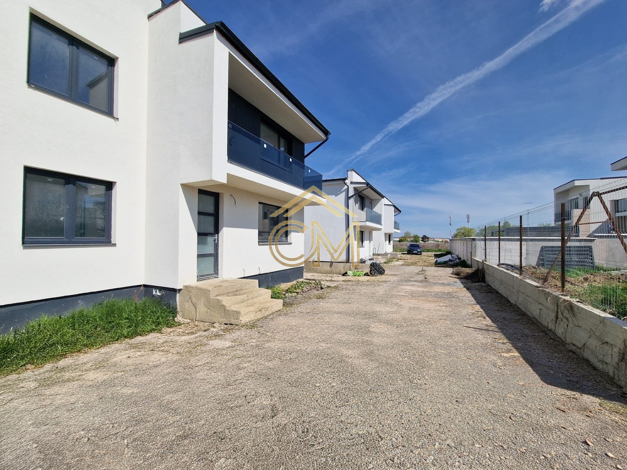 Quadruplex 4 Camere / 82MPU / Terasa / 170MP Curte