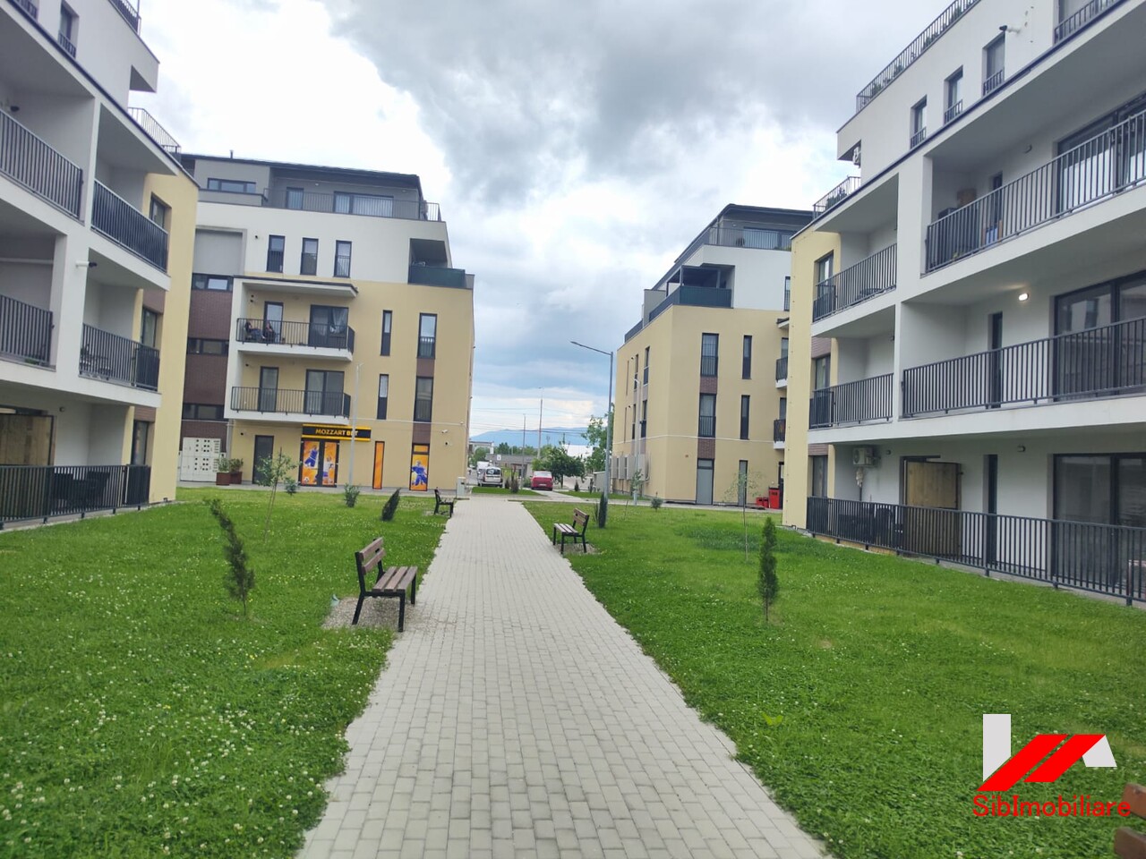 Garsoniera Intabulata, parcare si incalzire pardoseala, terasa de 12mp,Zona Stefan Cel Mare