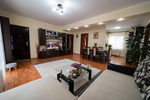 Apartament construcție nouă, tip vilă, cart. Bradet
