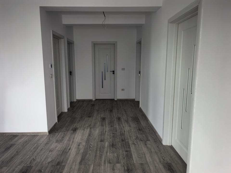 Casă individuală 3 camere 2 bai 313 mp teren Lunca Cetațuii — fotografia 8