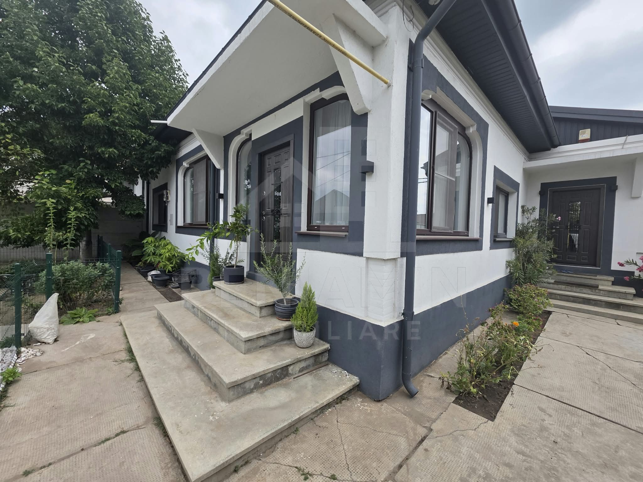 Casa de vanzare in Romanesti cu teren 1200mp mobilata utilata