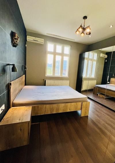 Apartament spațios și luminos într-o vilă interbelică –  Budapesta / Tineretului — fotografia 5