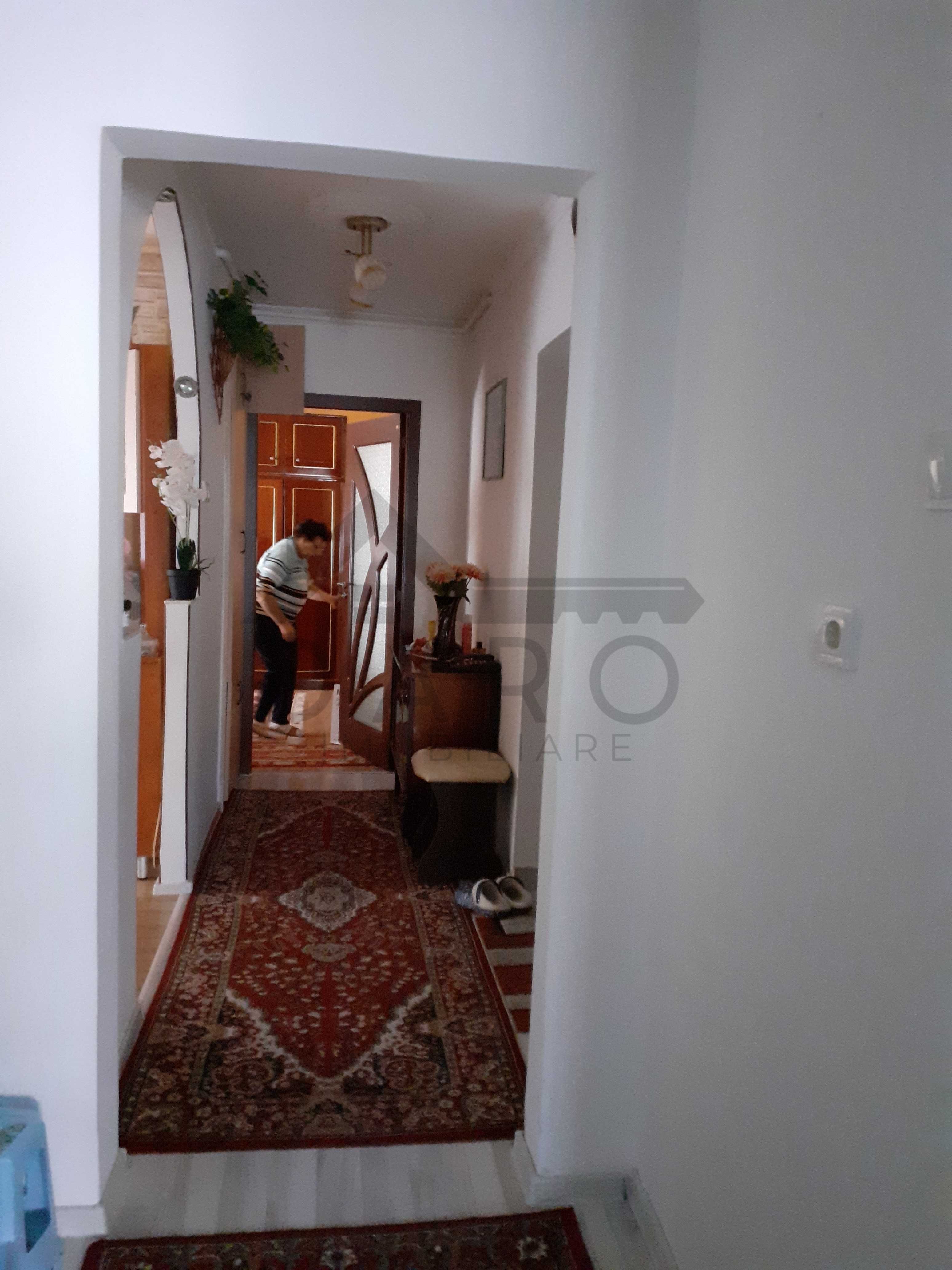 Apartament cu 3 camere de vanzare — fotografia 4
