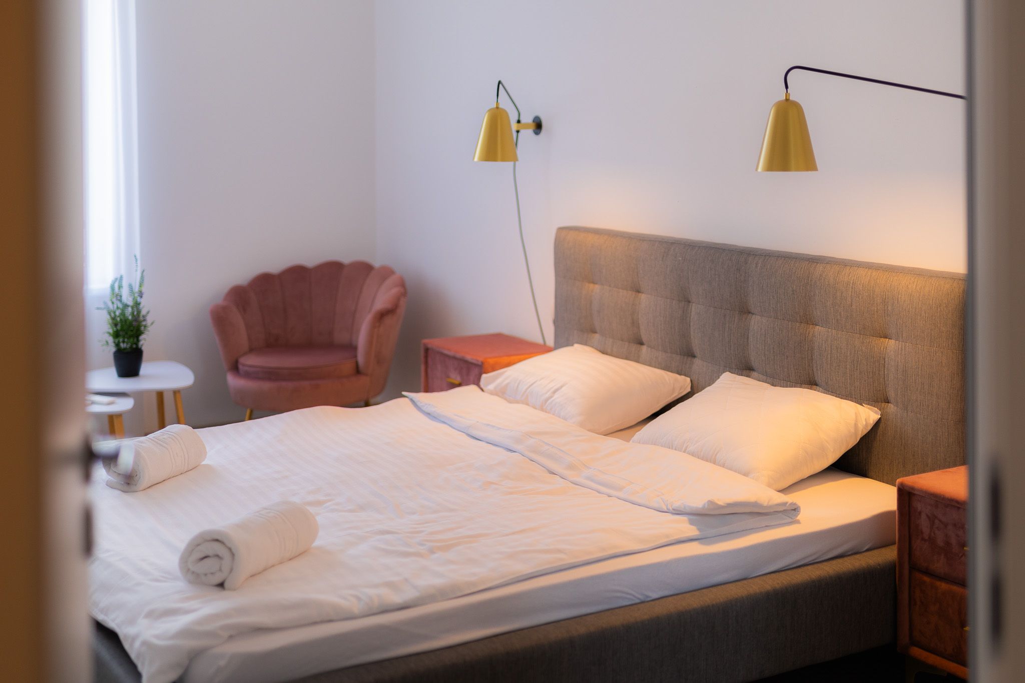 Apartament 3 camere, ultracentral, Oradea. 287 000 E. Comision 0 — fotografia 18