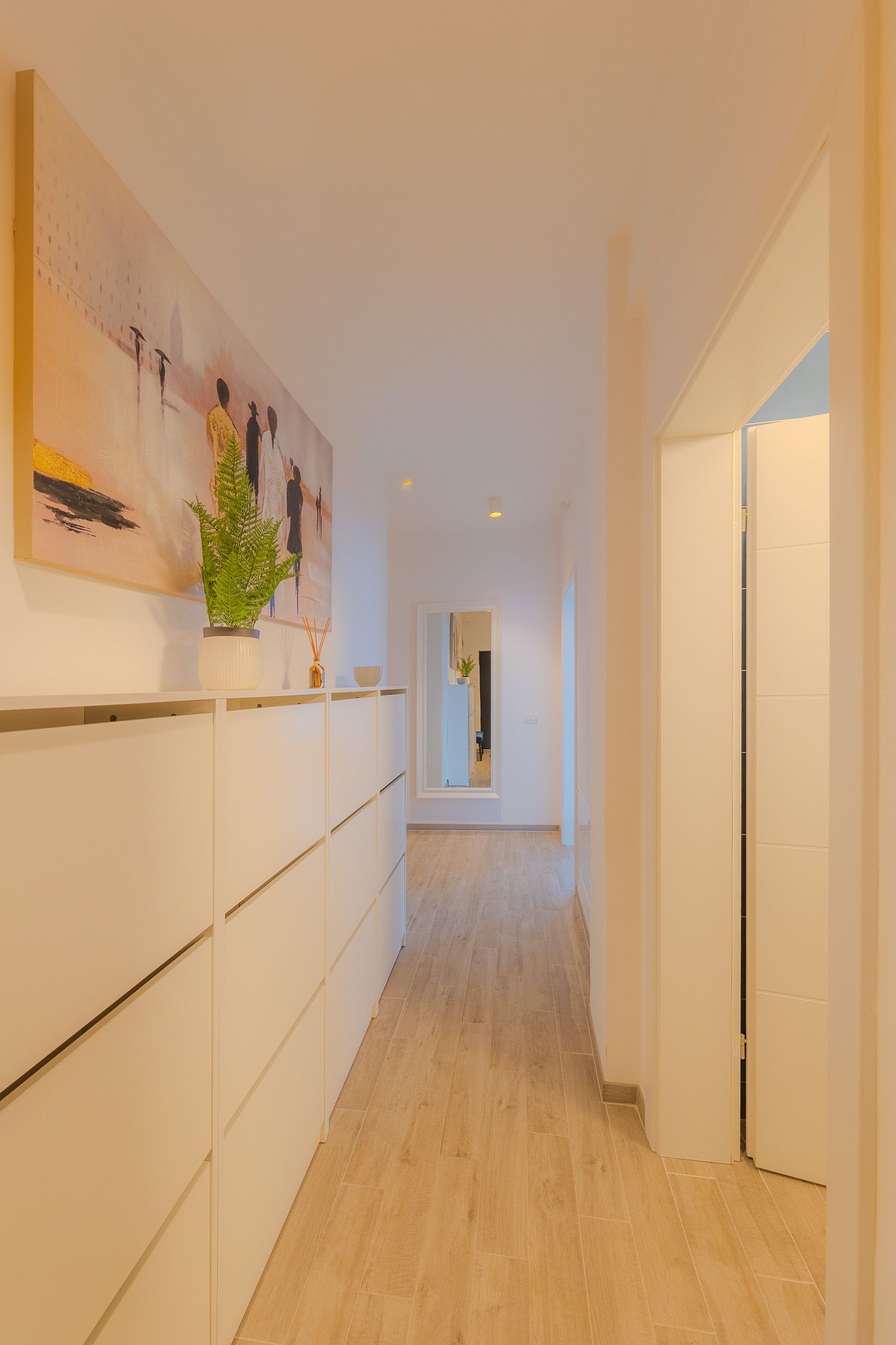 Apartament 3 camere, ultracentral, Oradea. 287 000 E. Comision 0 — fotografia 7