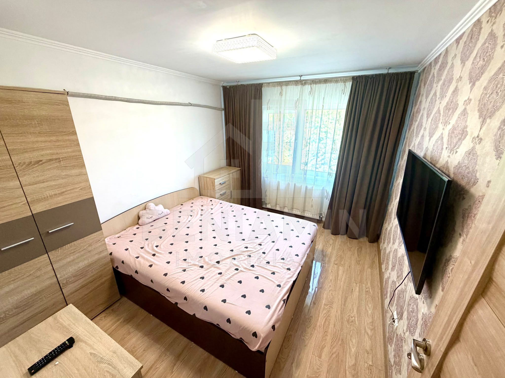 Apartament 3 camere si 2 bai Rovine decomandat 67mp  an1985 — fotografia 4