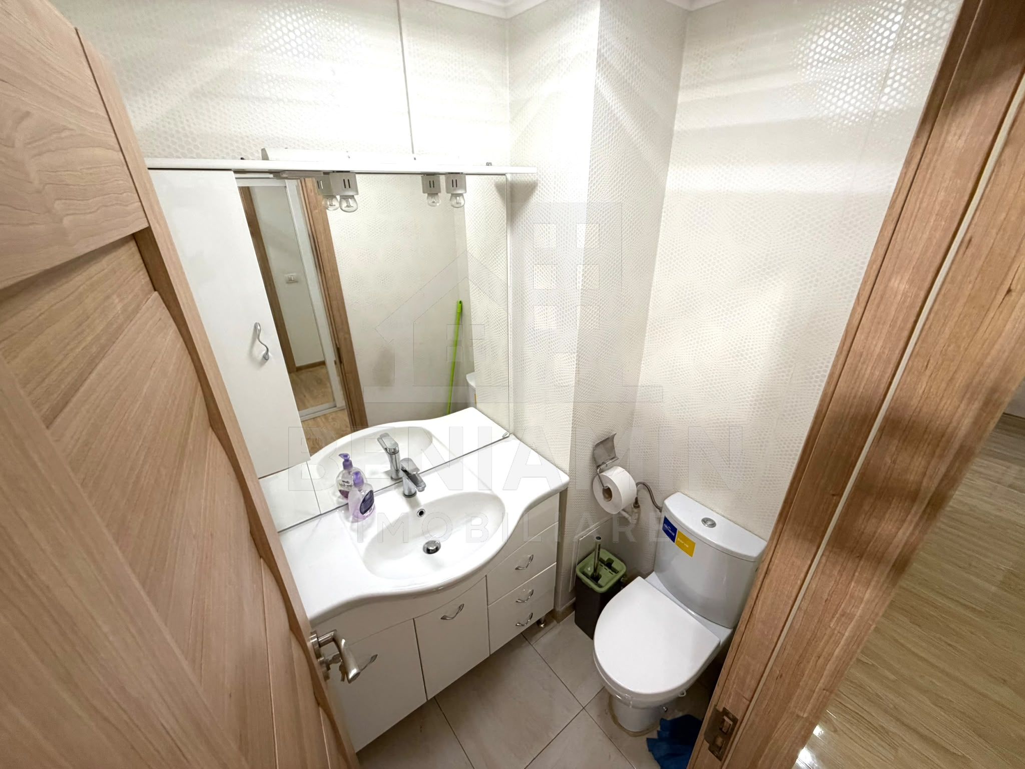 Apartament 3 camere si 2 bai Rovine decomandat 67mp  an1985 — fotografia 6