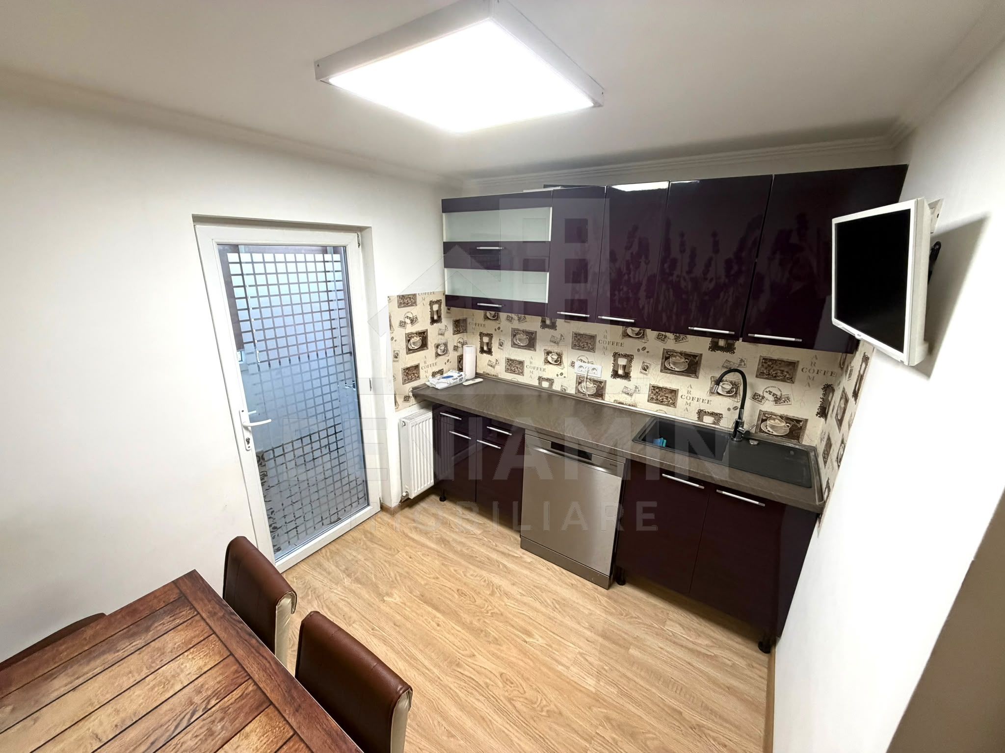 Apartament 3 camere si 2 bai Rovine decomandat 67mp  an1985 — fotografia 7