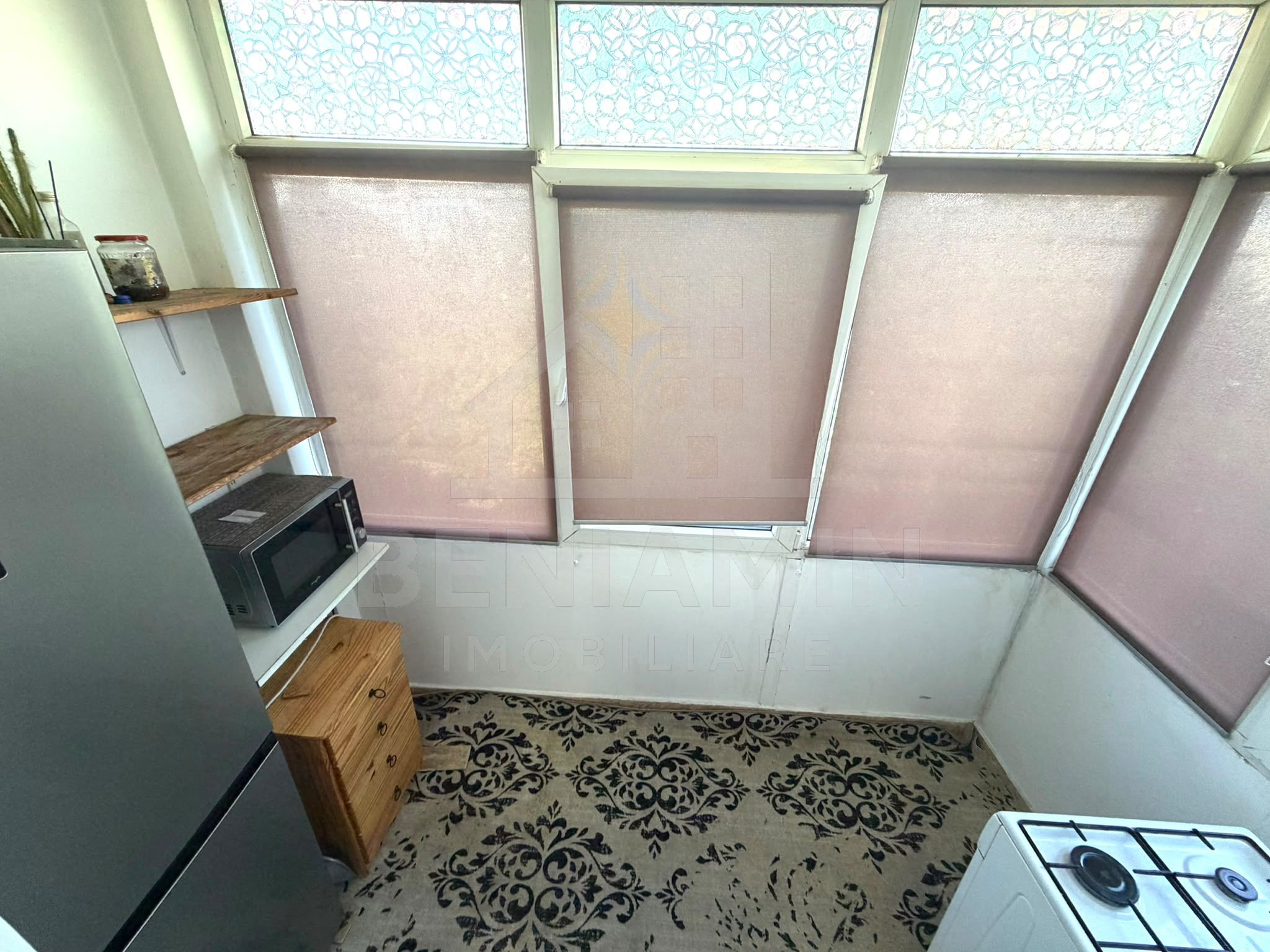 Apartament 3 camere si 2 bai Rovine decomandat 67mp  an1985 — fotografia 8