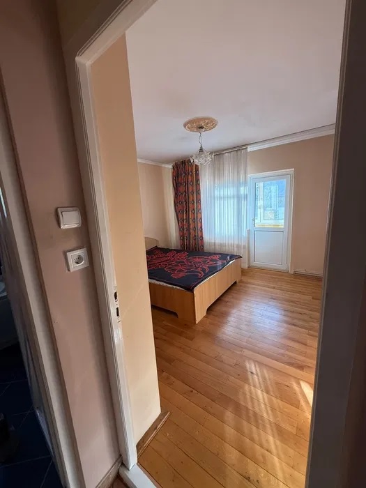 Apartament cu 3 camere, 80 mp – spațios și luminos , zona Mol — fotografia 5