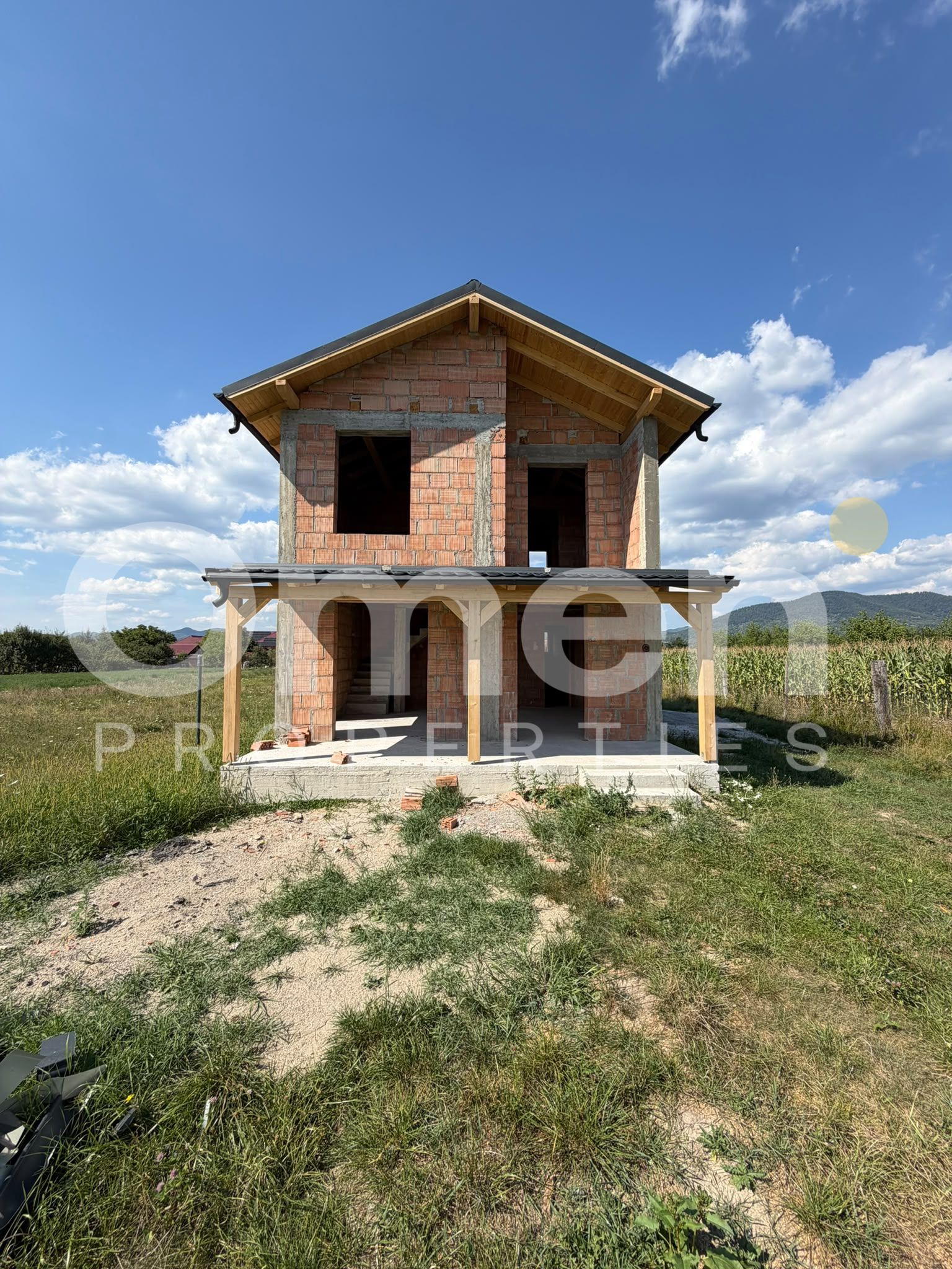 Casa la rosu de vanzare | 120 mp | 5 ari de teren | sat Sasar