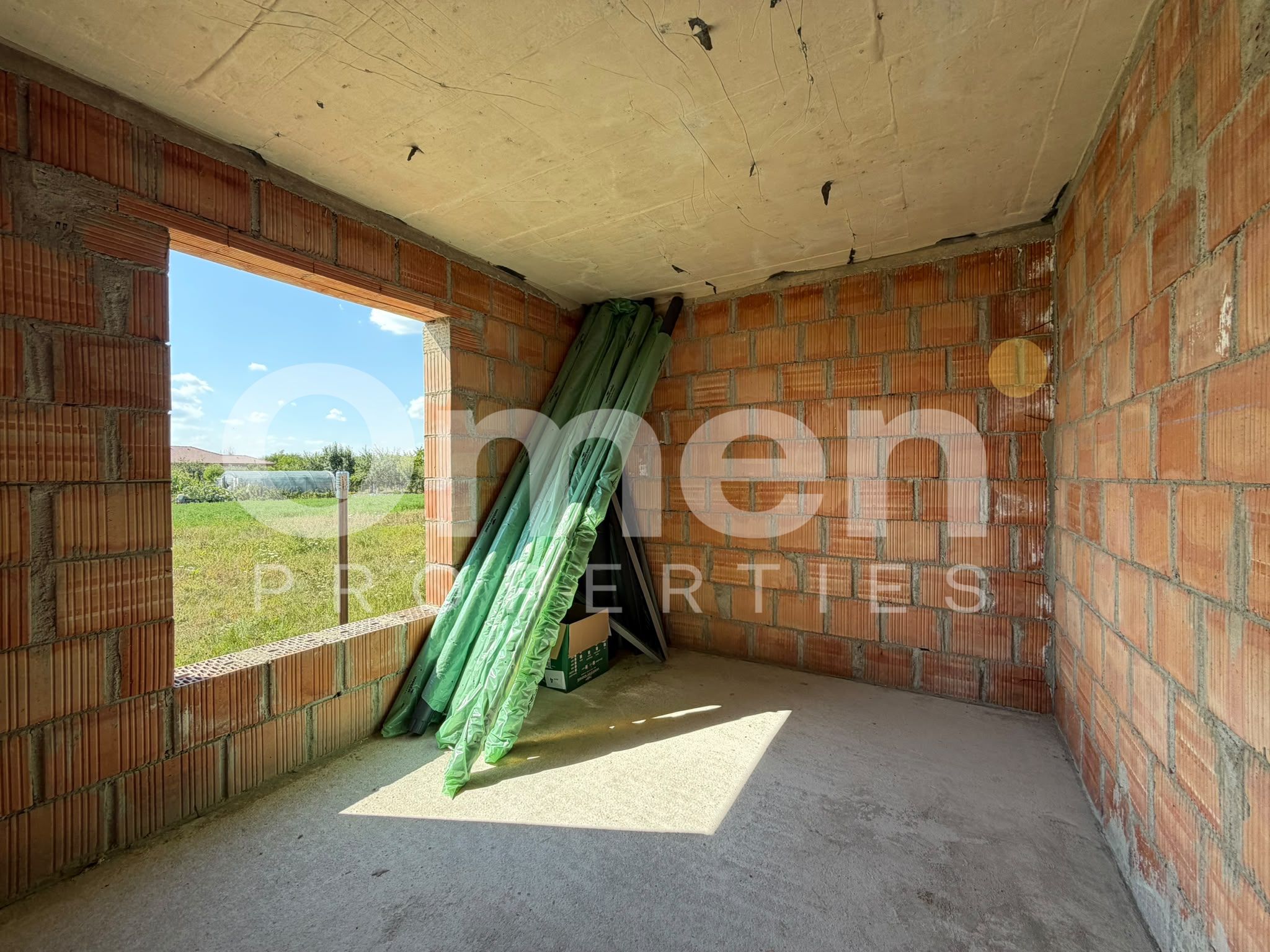 Casa la rosu de vanzare | 120 mp | 5 ari de teren | sat Sasar — fotografia 4