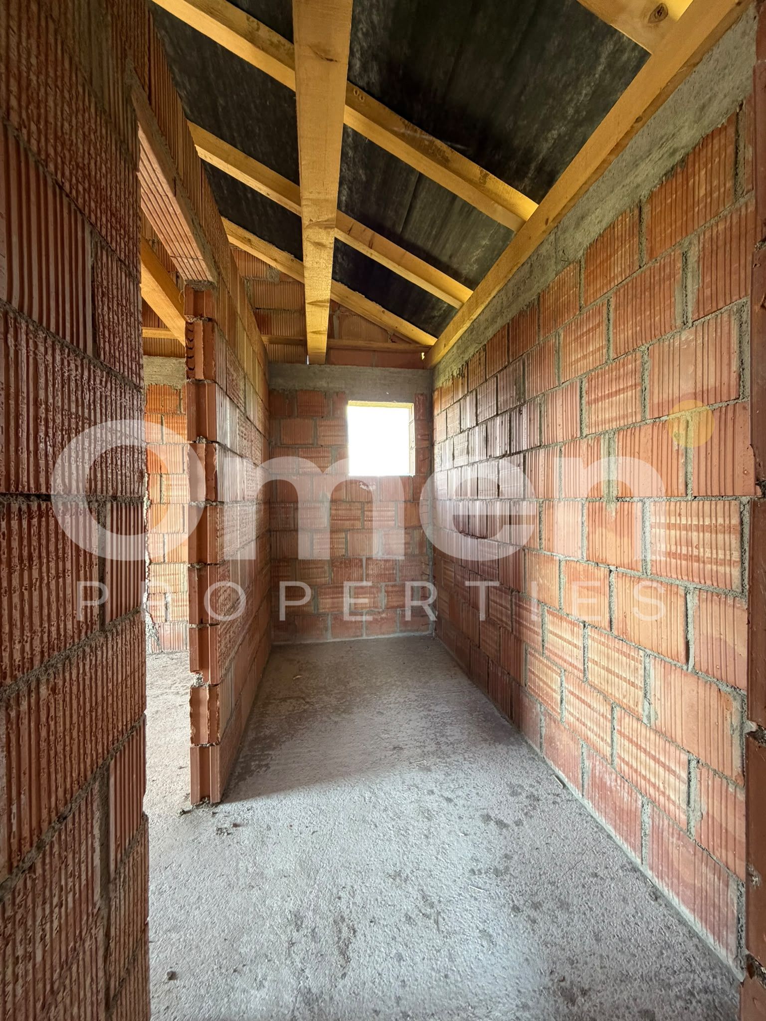Casa la rosu de vanzare | 120 mp | 5 ari de teren | sat Sasar — fotografia 8