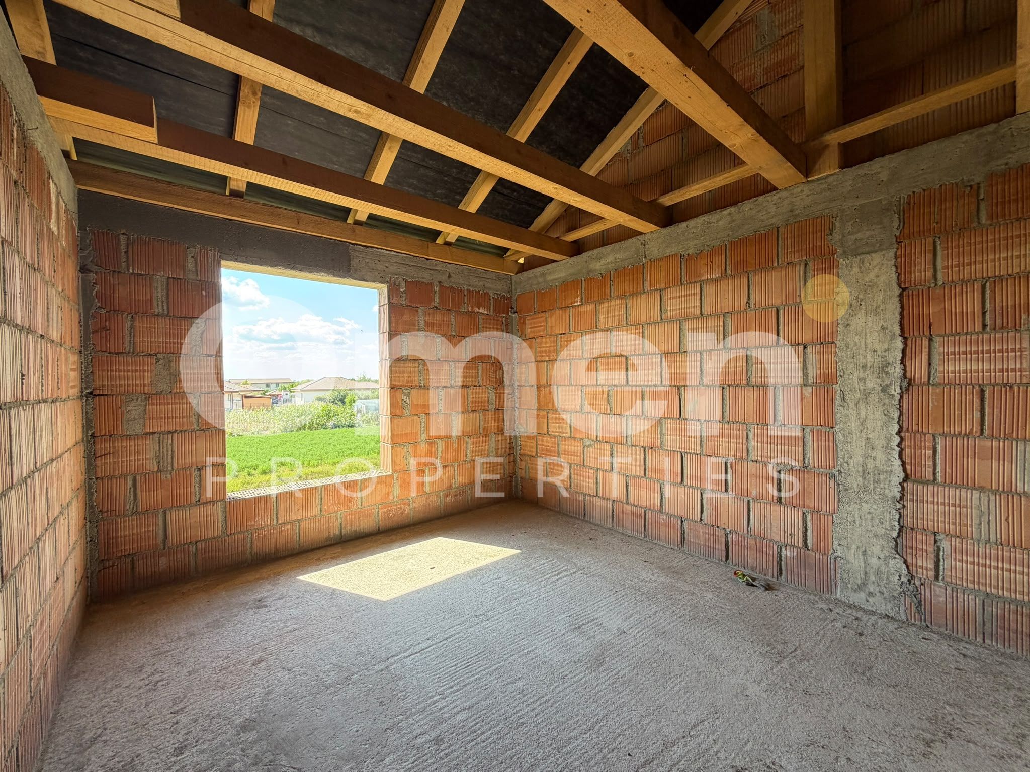 Casa la rosu de vanzare | 120 mp | 5 ari de teren | sat Sasar — fotografia 9