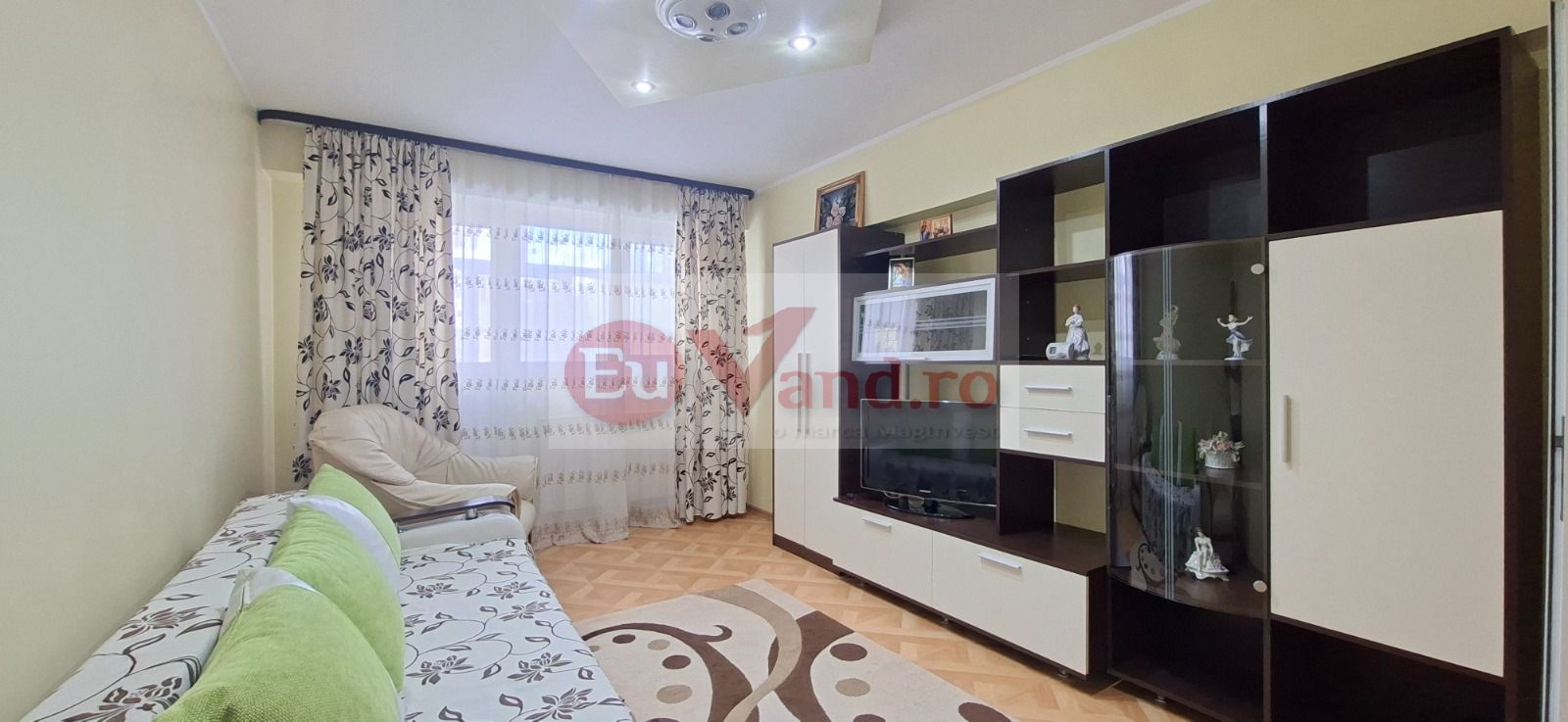 De inchiriat apartament cu 2 camere Micro 14, etaj 1, 350 euro — fotografia 2