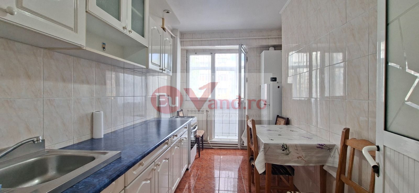 De inchiriat apartament cu 2 camere Micro 14, etaj 1, 350 euro — fotografia 4