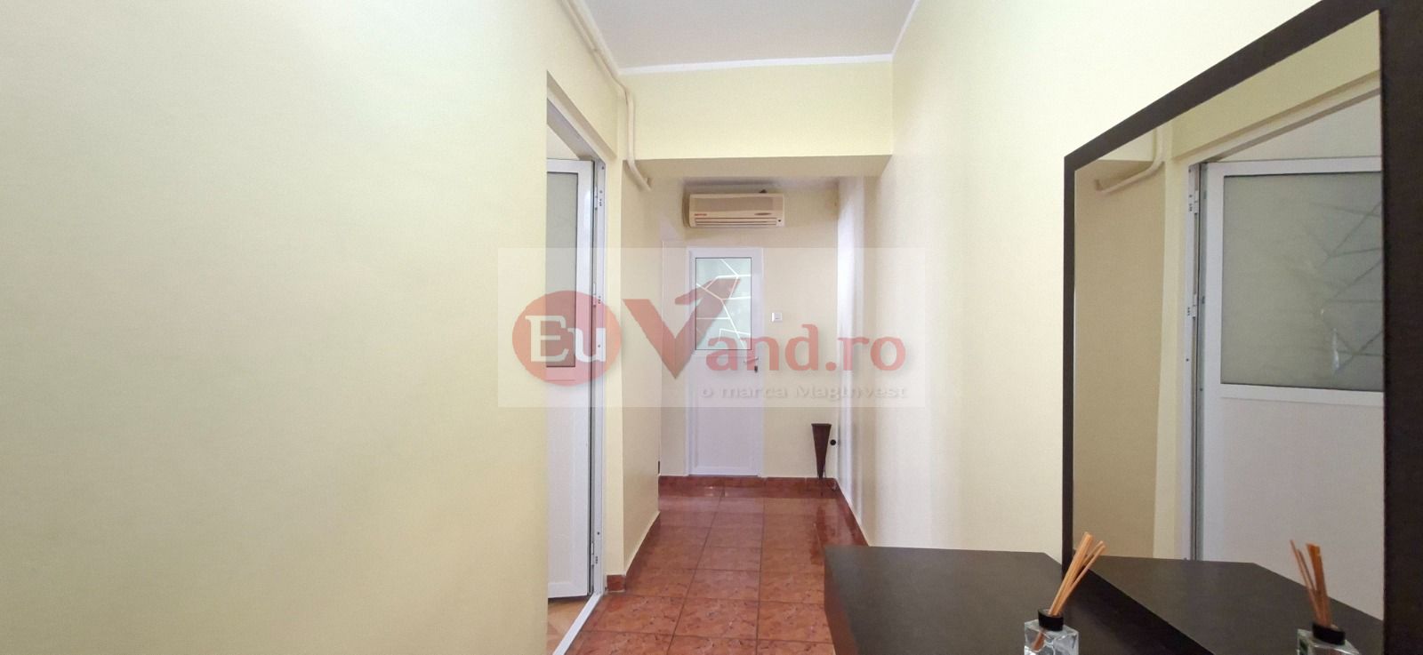 De inchiriat apartament cu 2 camere Micro 14, etaj 1, 350 euro — fotografia 5