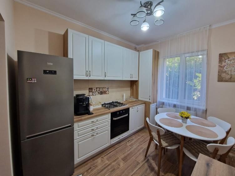 Apartament cu 4 camere și 2 băi de închiriat | Băile Neptun — fotografia 3