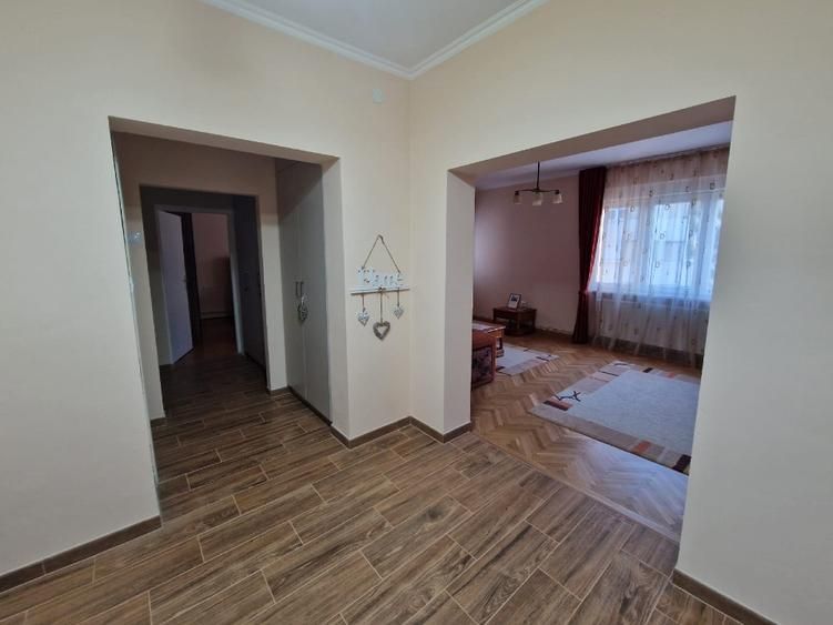 Apartament cu 4 camere și 2 băi de închiriat | Băile Neptun — fotografia 9