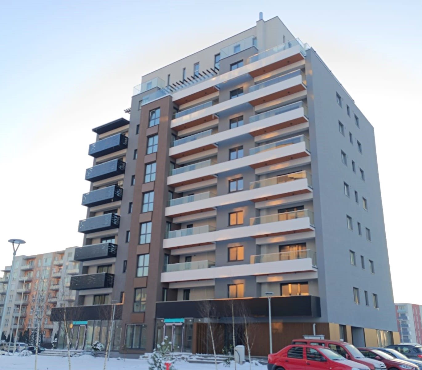2 camere mobilat cu balcon generos de 9 mp boxă și parcare subterană — fotografia 12