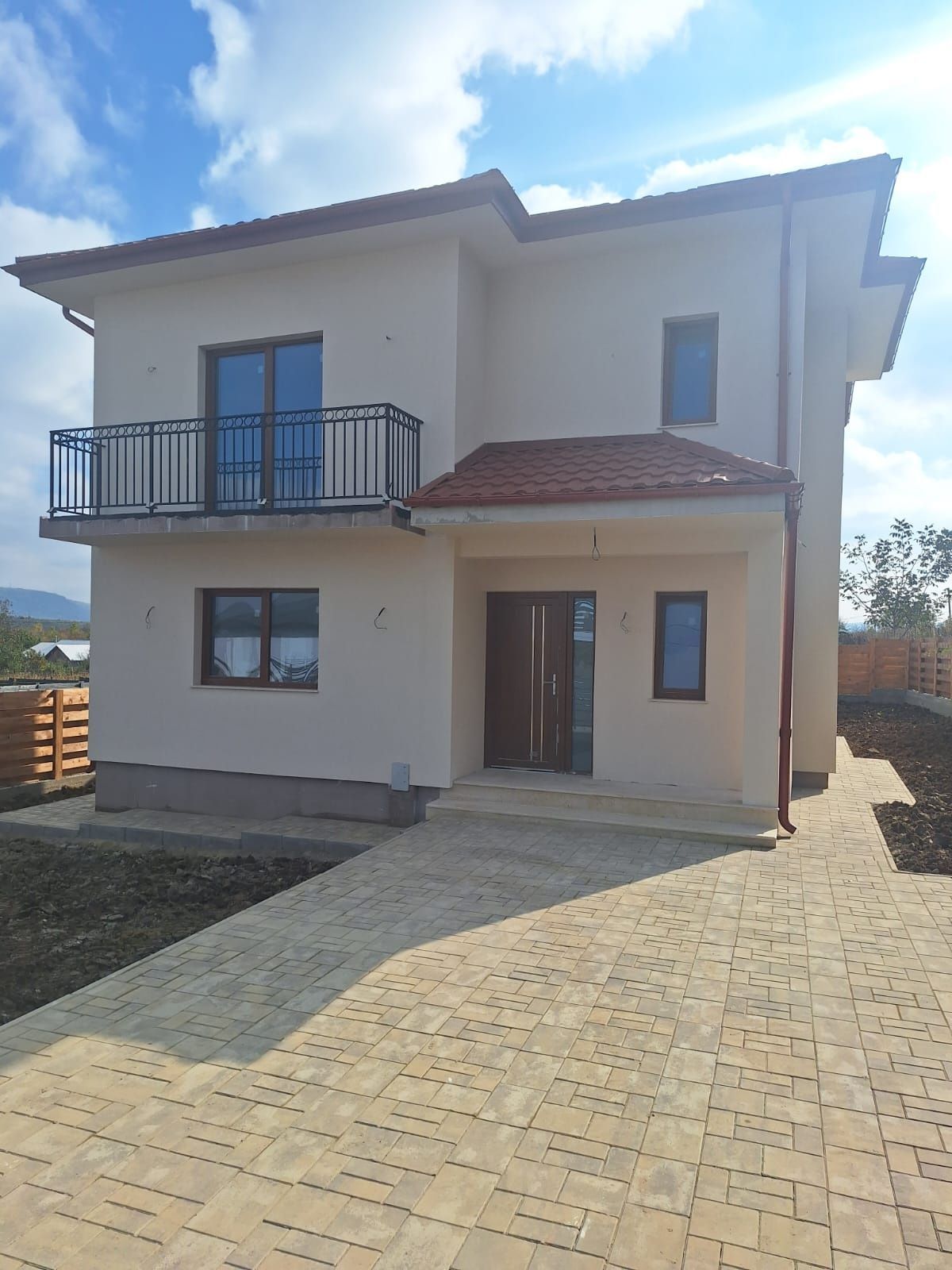 Casa P+E ,140 mp utili,451 mp teren, Hlincea,MUTARE  IMEDIATA. — fotografia 3
