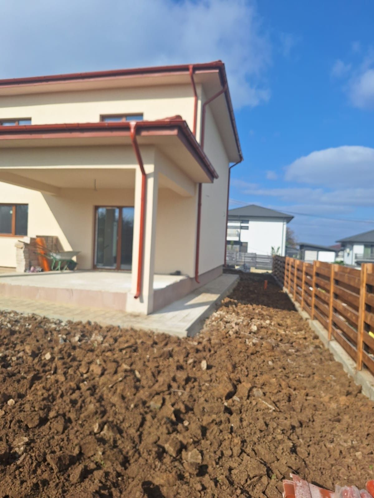 Casa P+E ,140 mp utili,451 mp teren, Hlincea,MUTARE  IMEDIATA. — fotografia 4