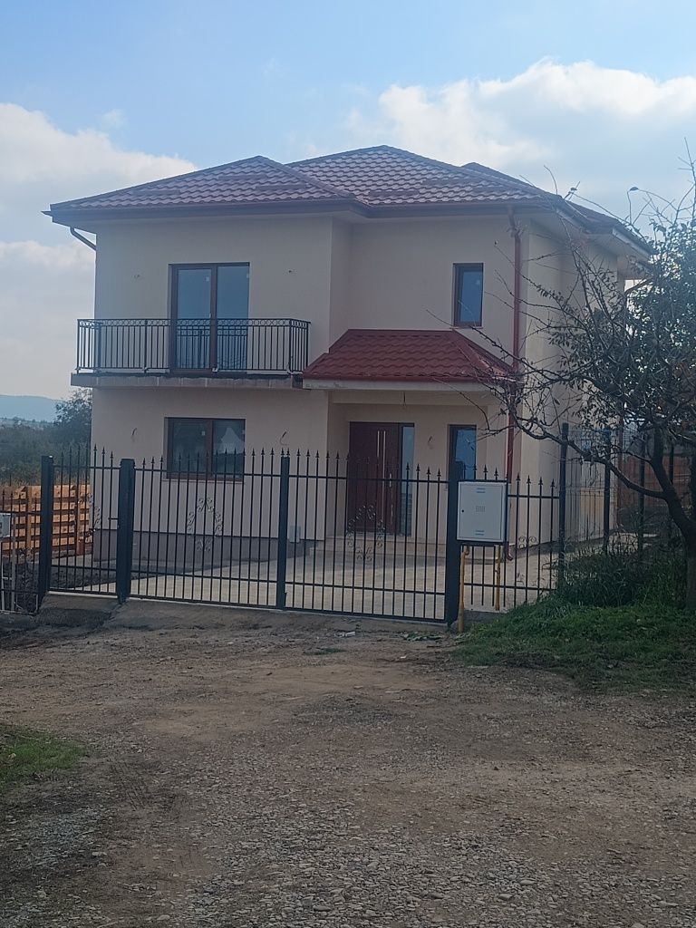 Casa P+E ,140 mp utili,451 mp teren, Hlincea,MUTARE  IMEDIATA. — fotografia 5