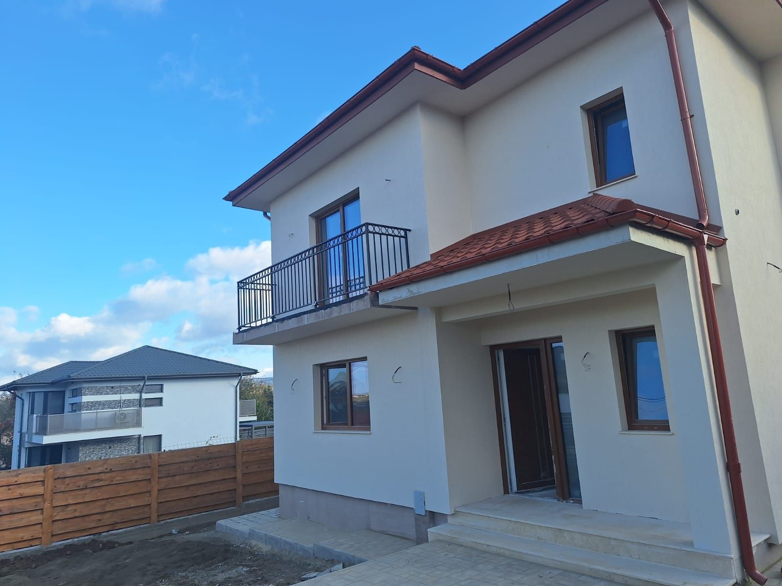 Casa P+E ,140 mp utili,451 mp teren, Hlincea,MUTARE  IMEDIATA. — fotografia 6