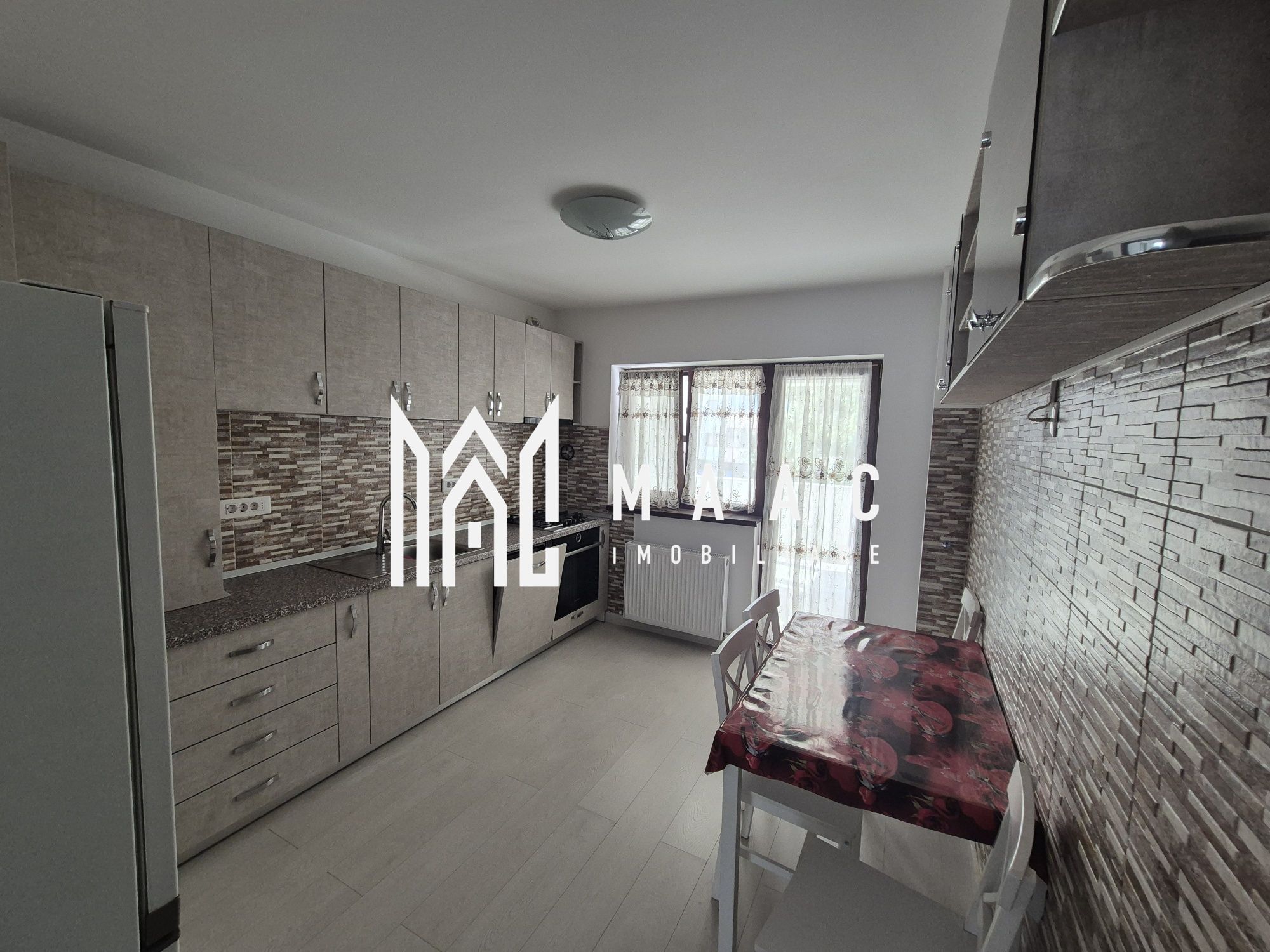 Apartament 3 camere de vânzare | Râmnicu Vâlcea, Central — fotografia 4