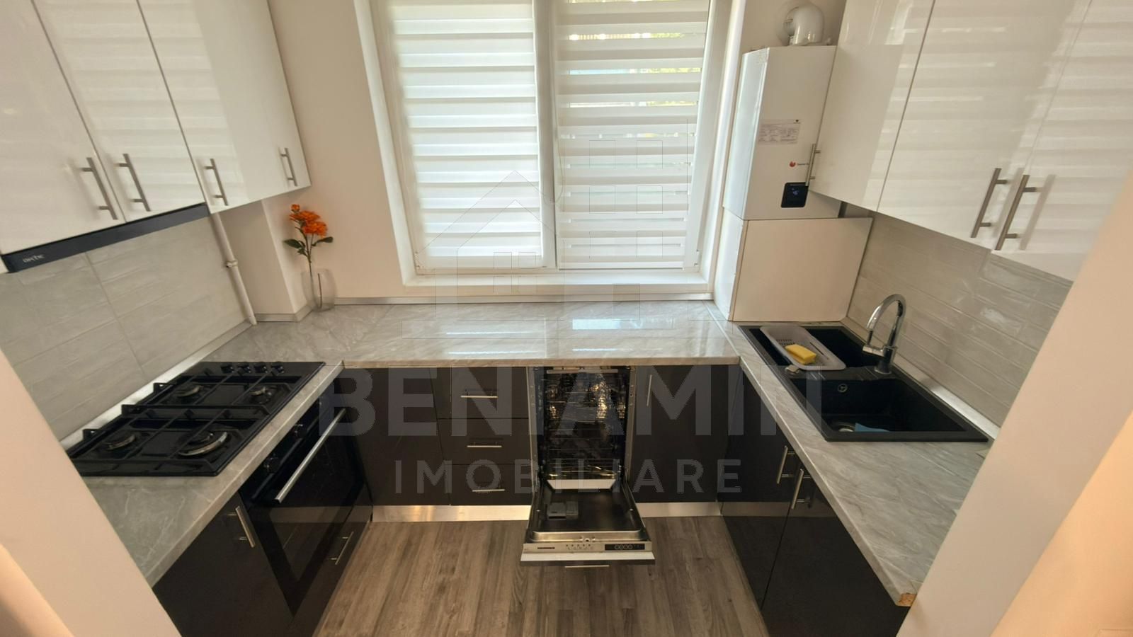 2 camere - bloc nou -2 bai - curte 70mp - 2 parcari - Happy Residence — fotografia 7