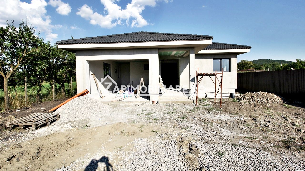 Casa 5 camere pe 1 nivel cu garaj si gard 176mp,1400mp teren — fotografia 3