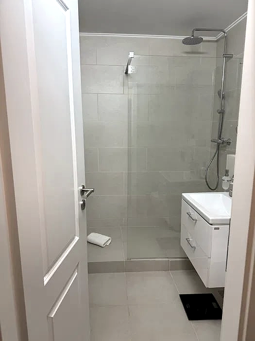 2 camere | Rond Alba Iulia | Vedere stradală | Renovare premium — fotografia 4