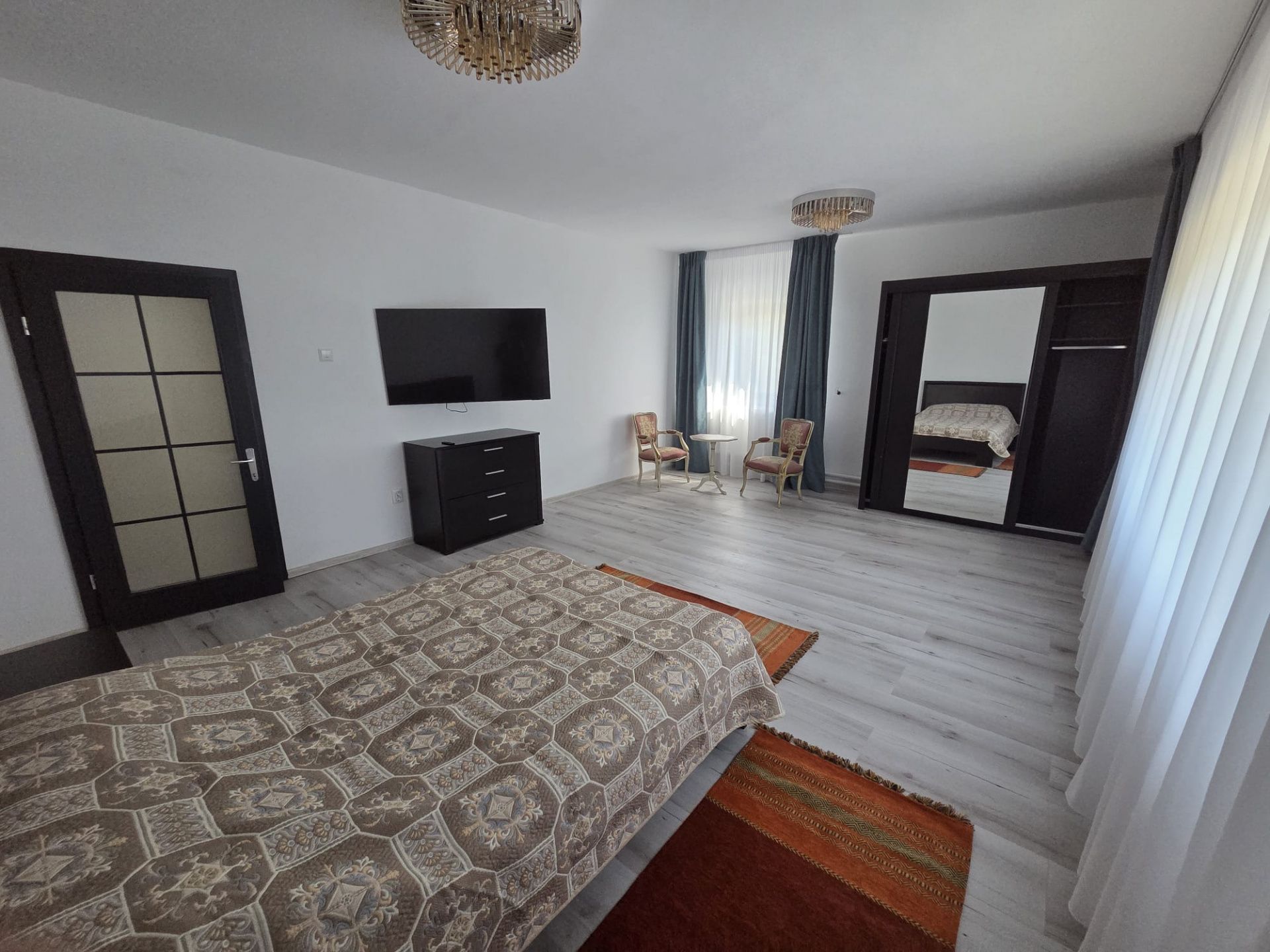 Vilă de lux REDIU | 6 camere, 405mp utili, 1500 mp teren, loc parcare — fotografia 5