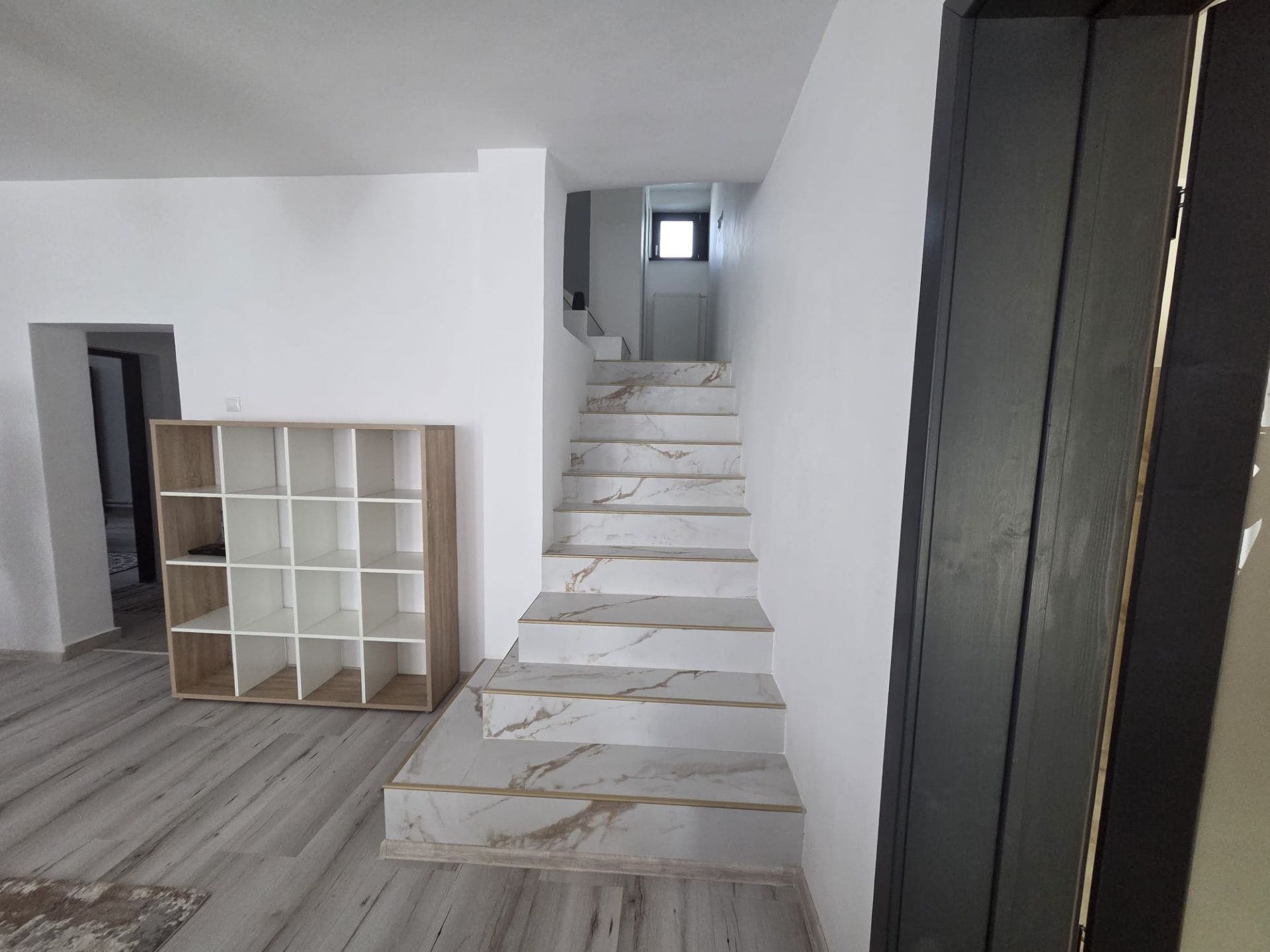 Vilă de lux REDIU | 6 camere, 405mp utili, 1500 mp teren, loc parcare — fotografia 8