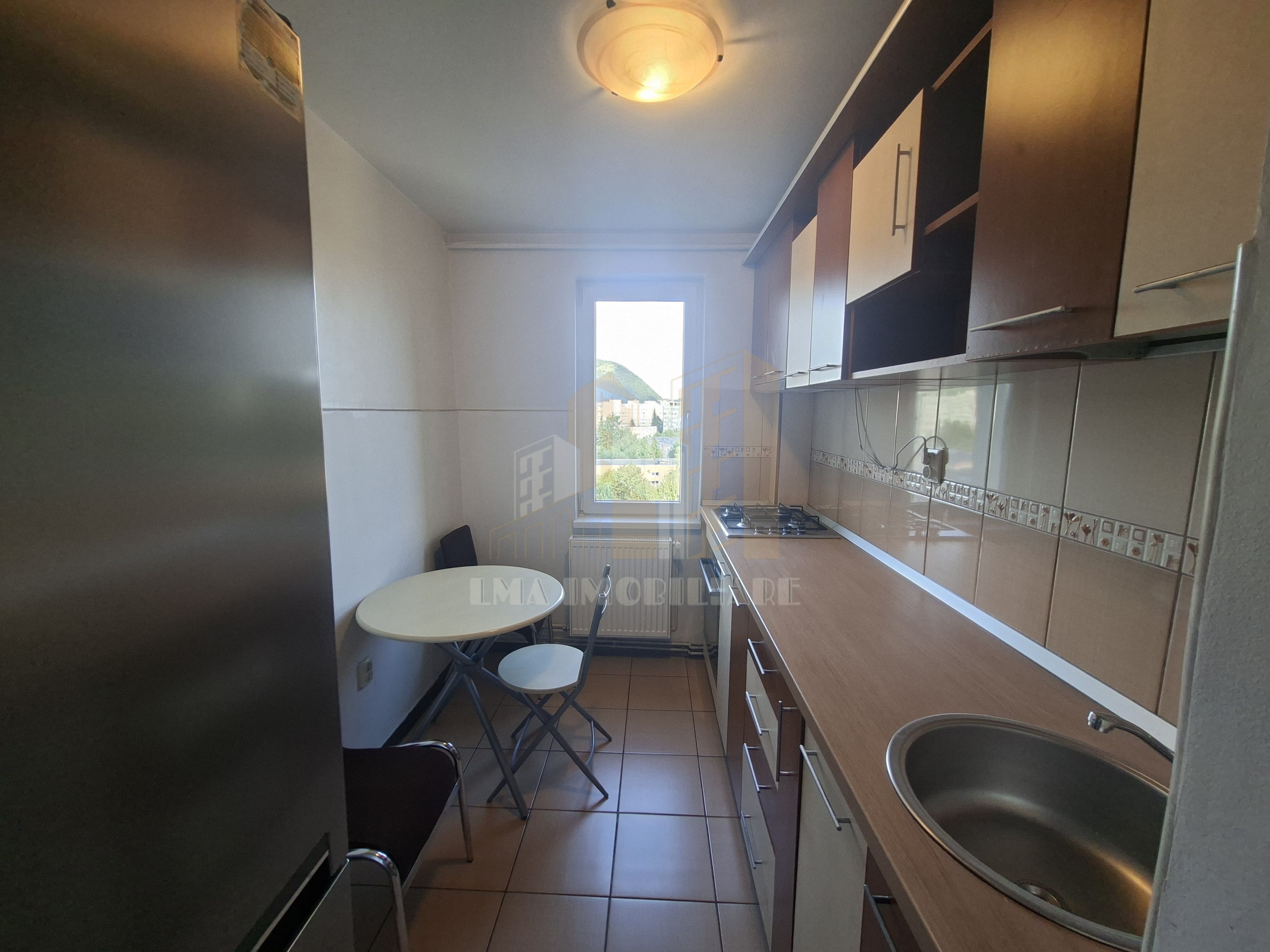 Apartament 2 camere semidecomandat Saturn  Brasov — fotografia 10